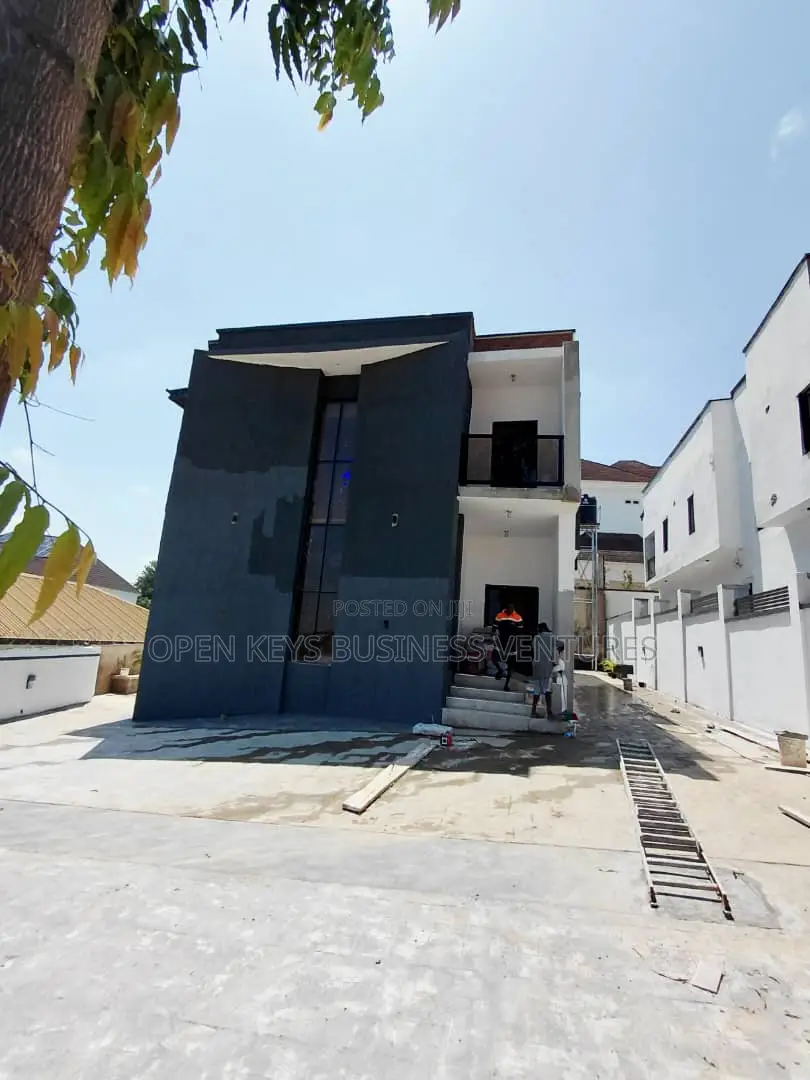 Furnished 4bdrm Duplex in Alalubosa for sale
