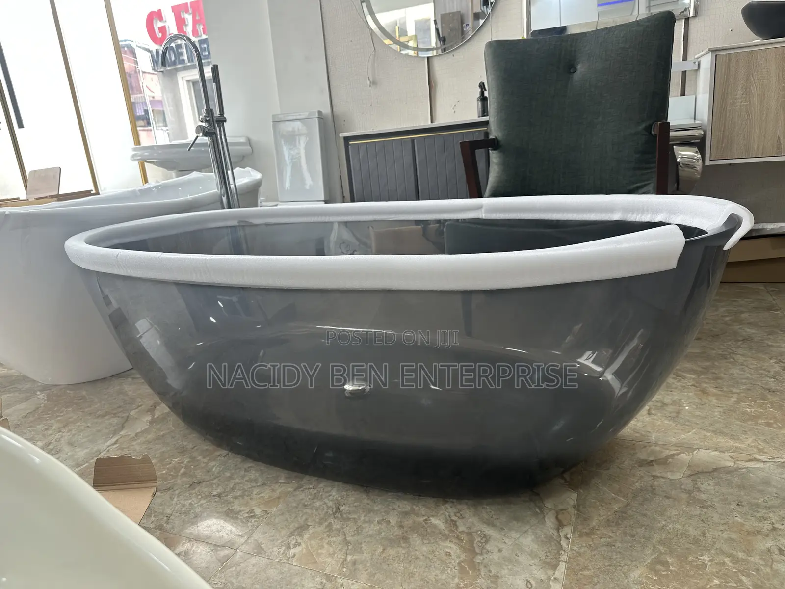 Transparent Bathtub Available