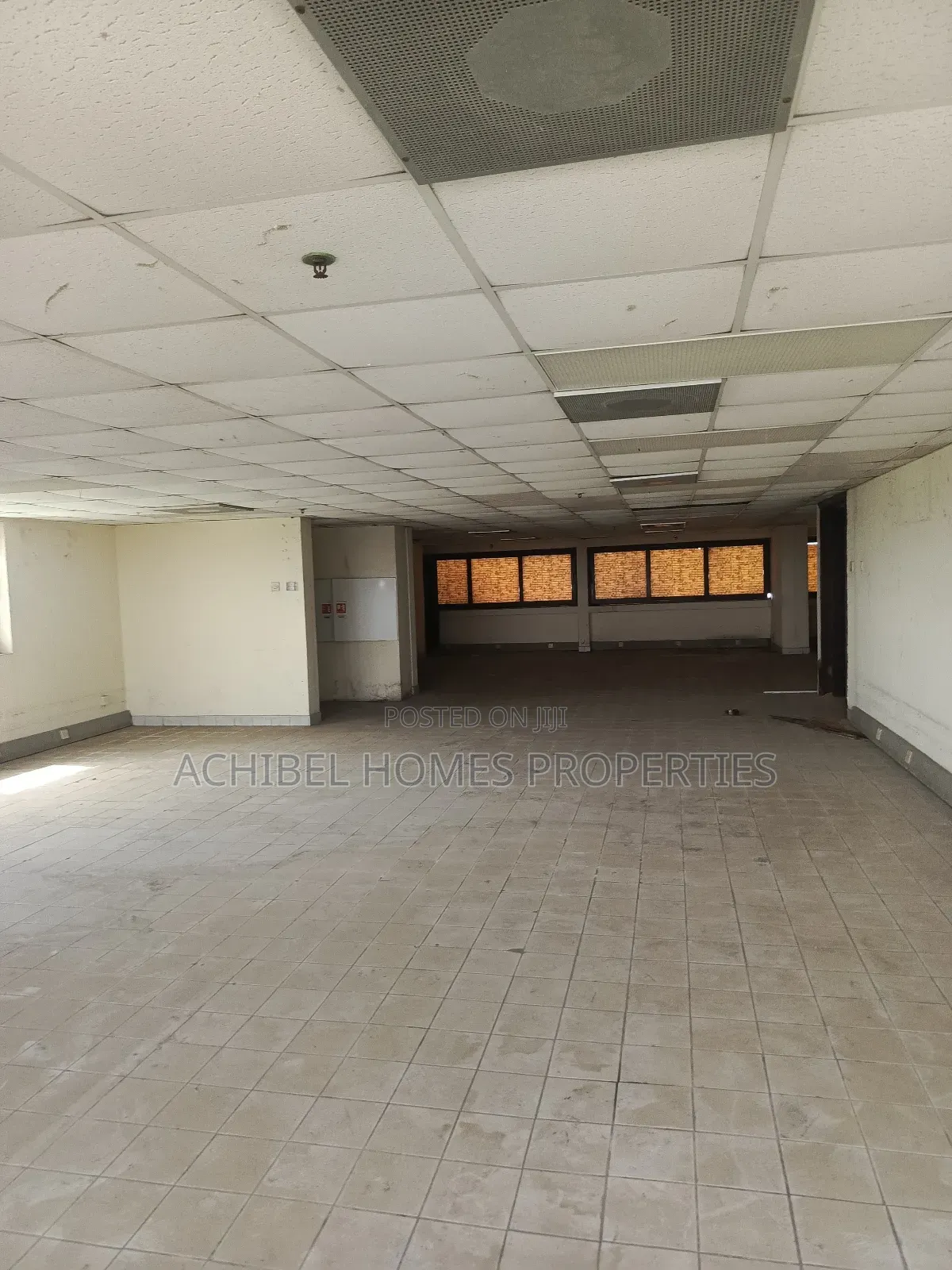 A 430 Square Meter Open Office Space for Commercial Use in Marina