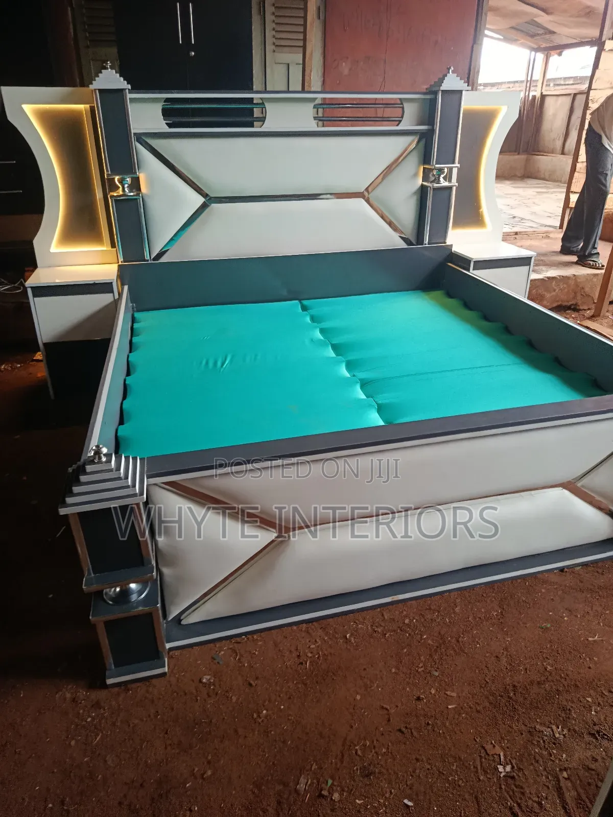 Luxury Bed Stand Without Mattress