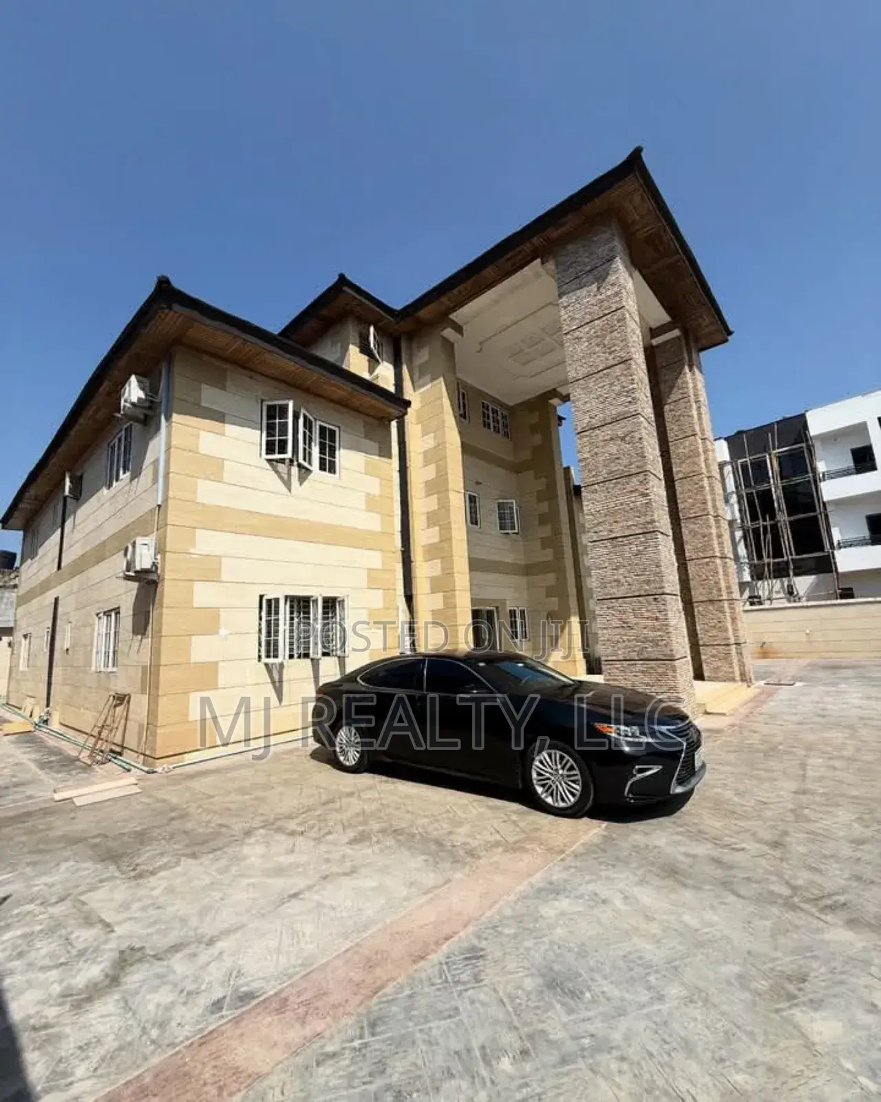 Fully Furnished 16 Rooms Guest House at Oniru, Vi