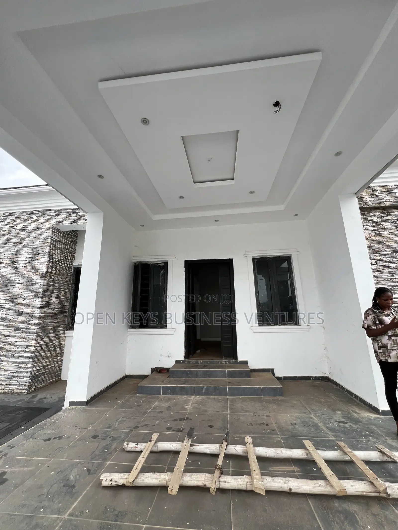 Furnished 5bdrm Bungalow in Aiyegoro, Akobo for sale
