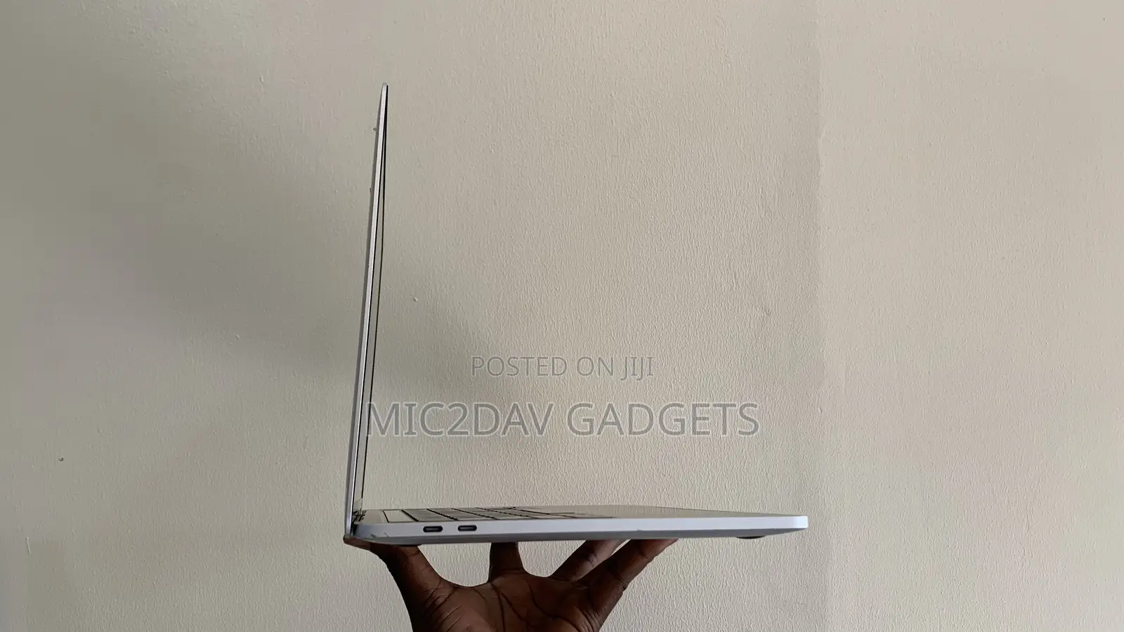 Laptop Apple MacBook Pro 2022 M2 8GB Intel Core M2 SSD 256GB