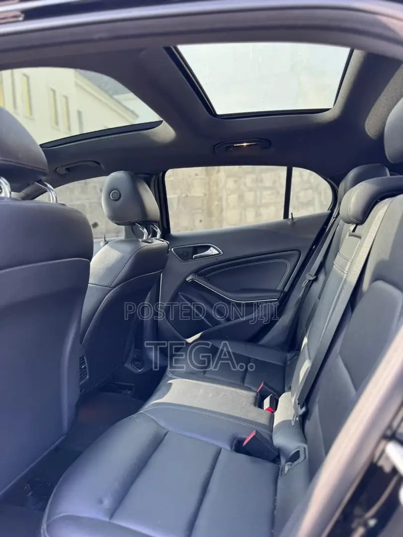 Mercedes-Benz GLA 250 2016 Black
