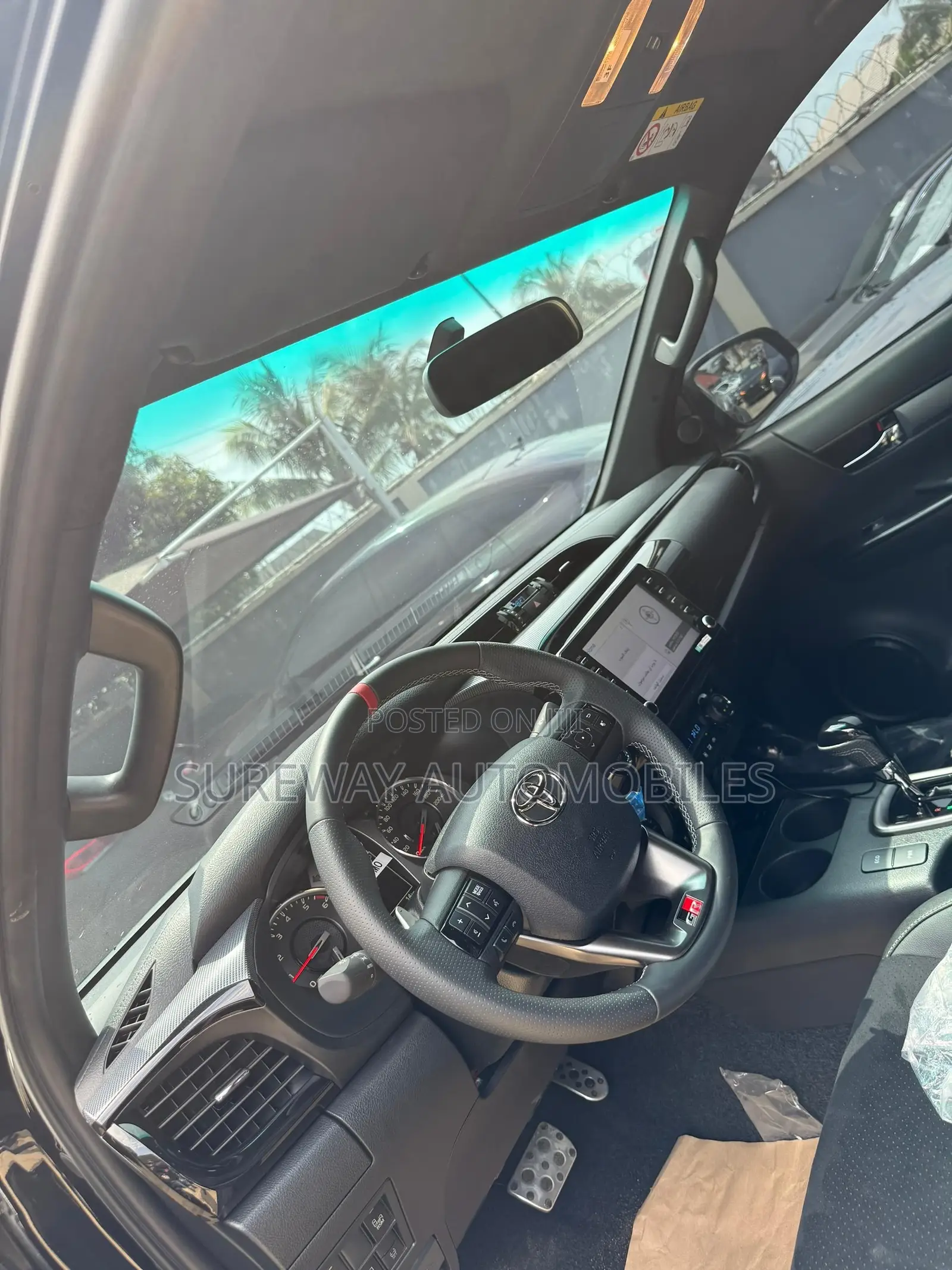 New Toyota Hilux 2025 Black