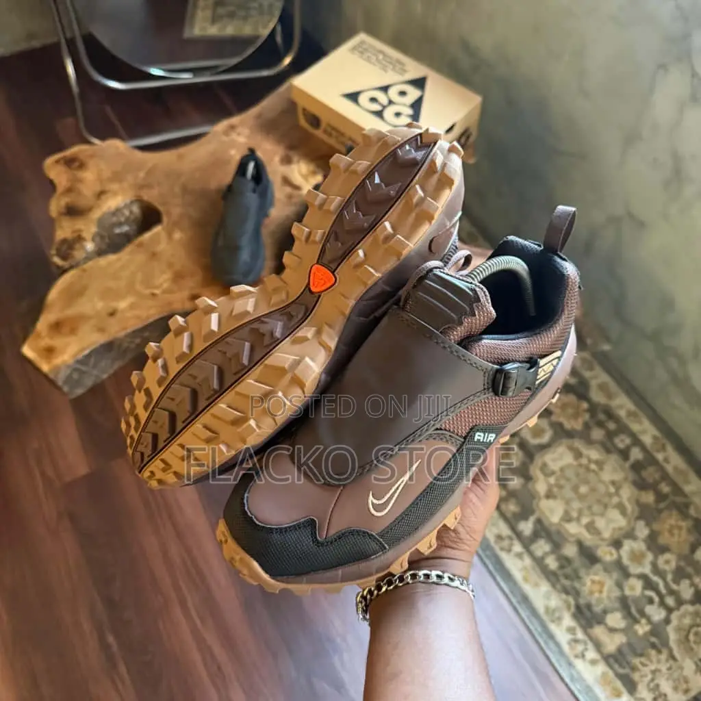 Original Nike X Acg Phassad Trail Run Sneakers