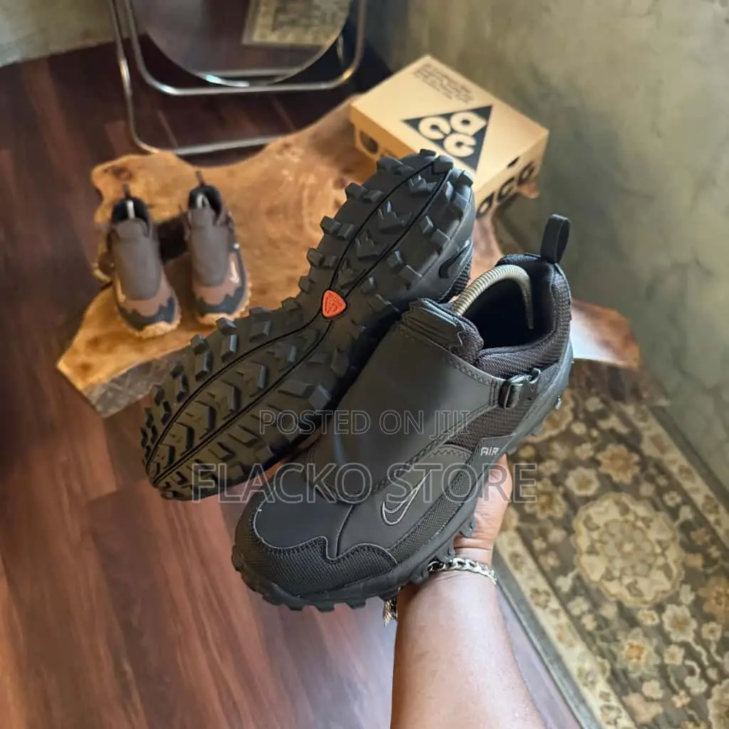 Original Nike X Acg Phassad Trail Run Sneakers