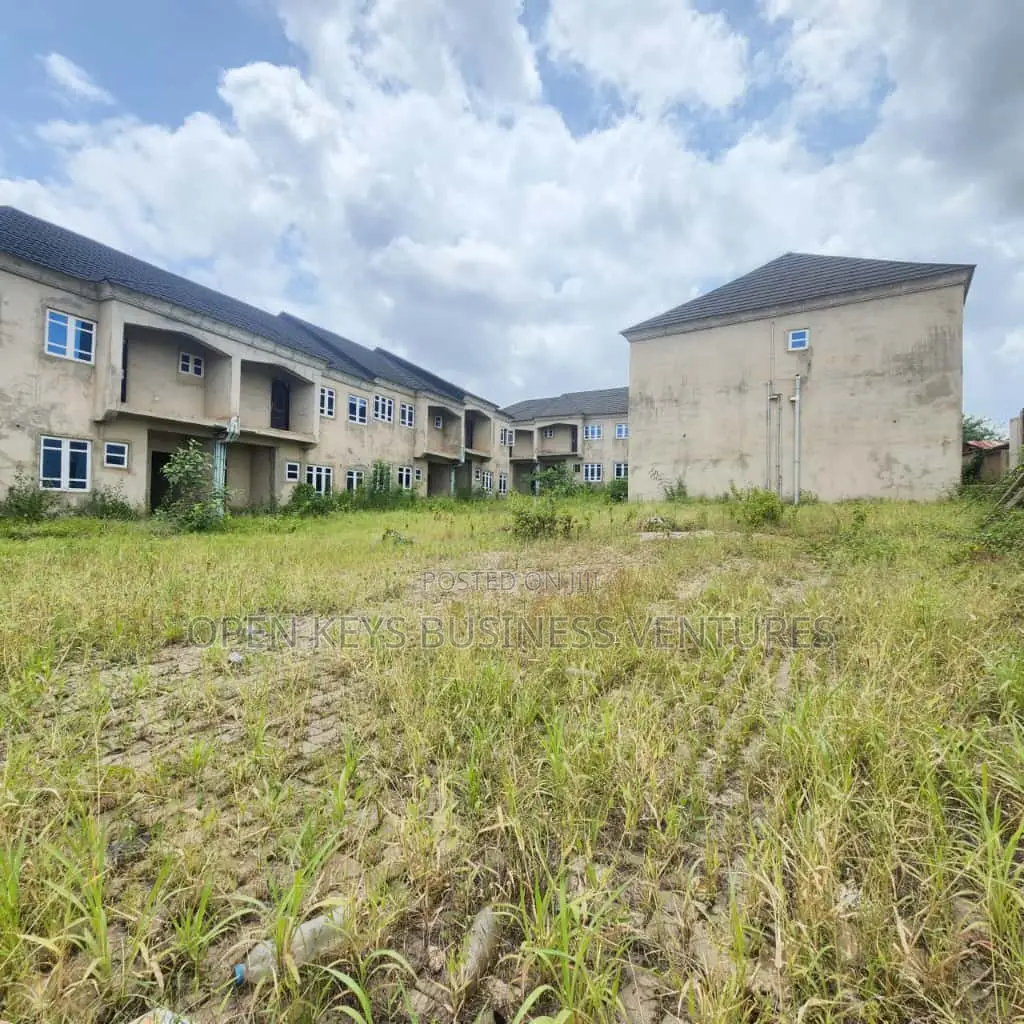 4bdrm Duplex in Eleyele-Ologuneru for sale