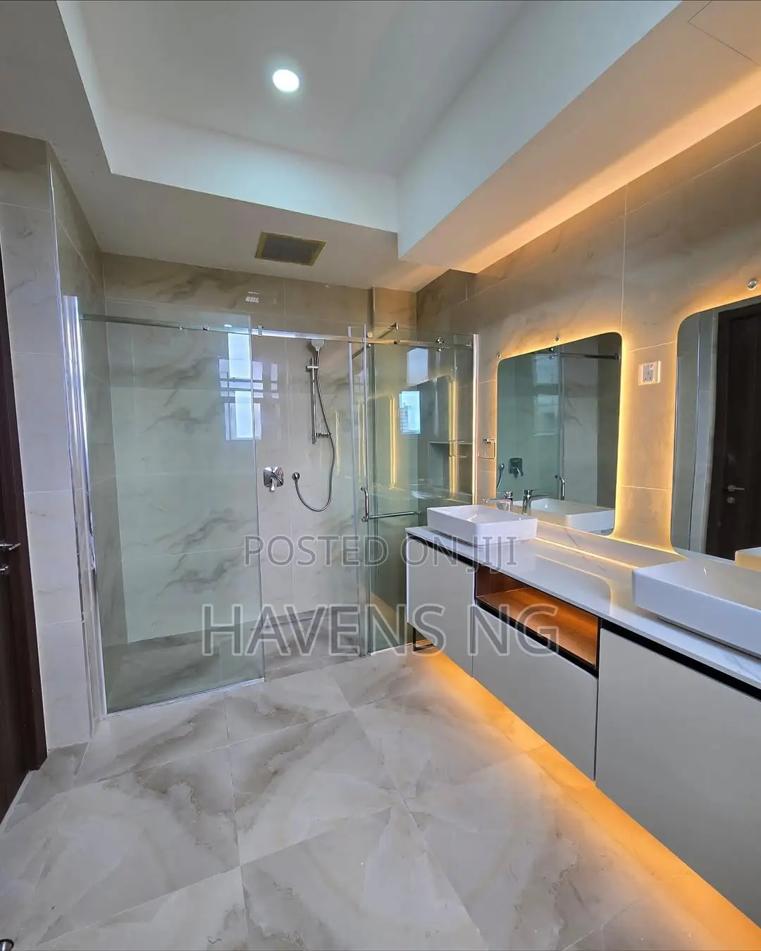 3bdrm Apartment in Lekki for sale