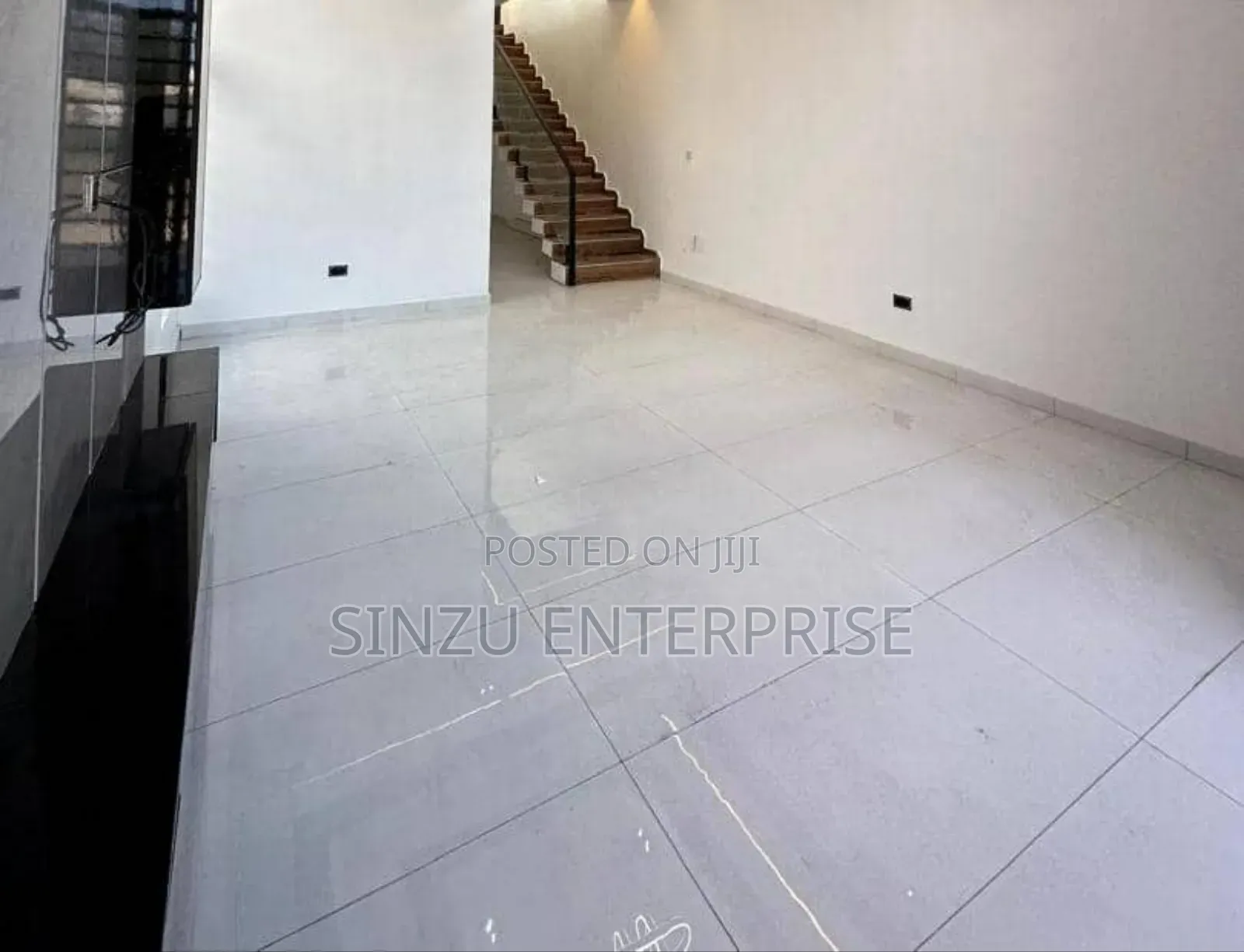 1bdrm Shared Apartment in New Road, Chevron for rent