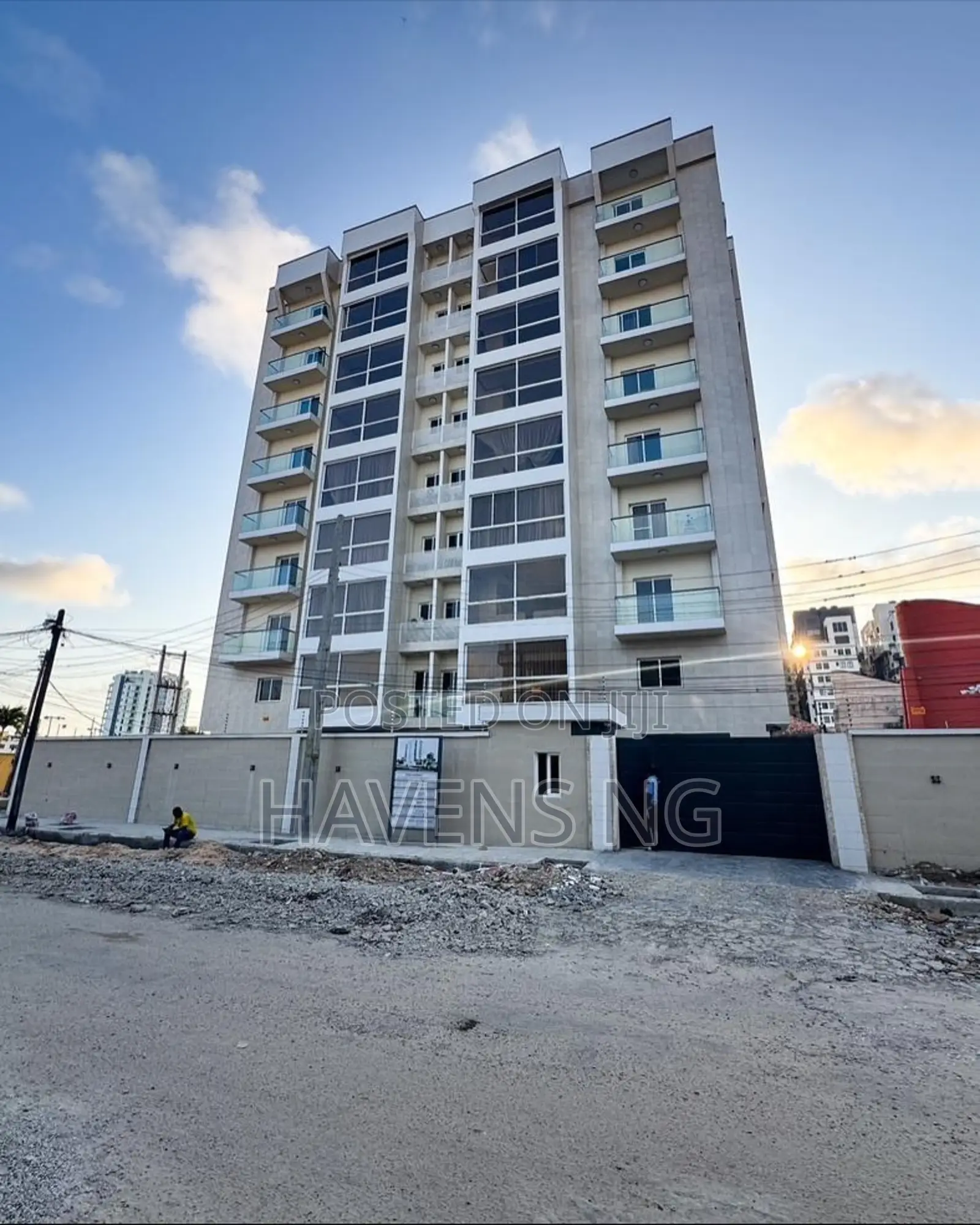 4bdrm Apartment in Victoria Island for sale