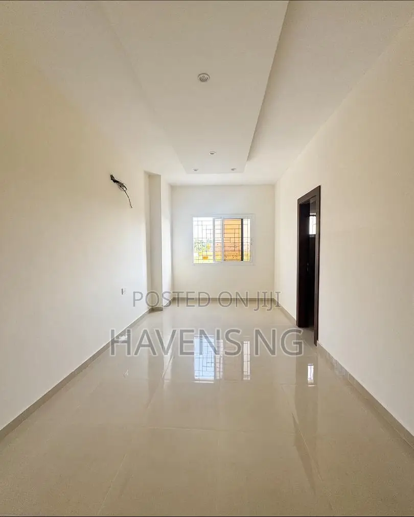 4bdrm Apartment in Victoria Island for sale