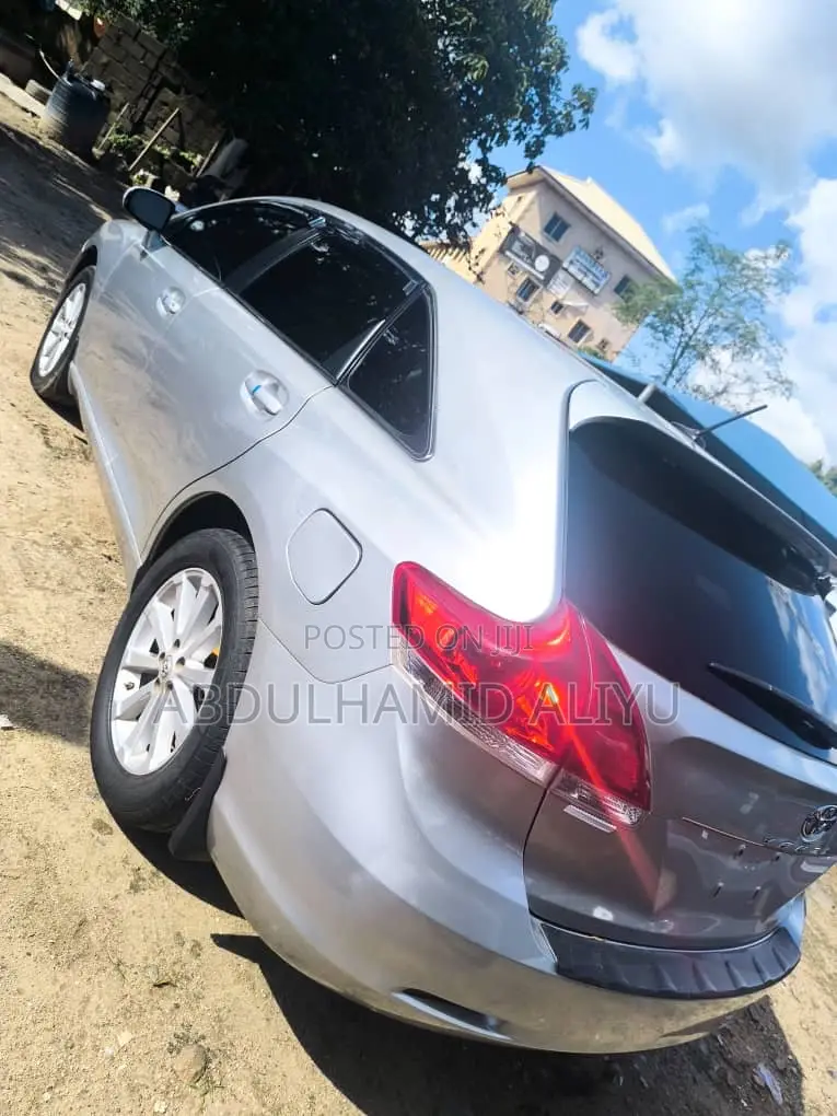 Toyota Venza 2011 Silver