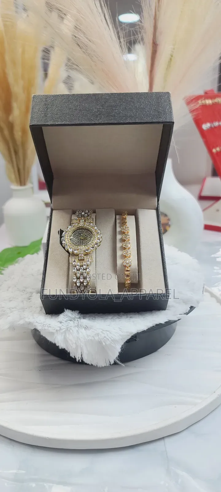 Female Wrist Watch Combo .