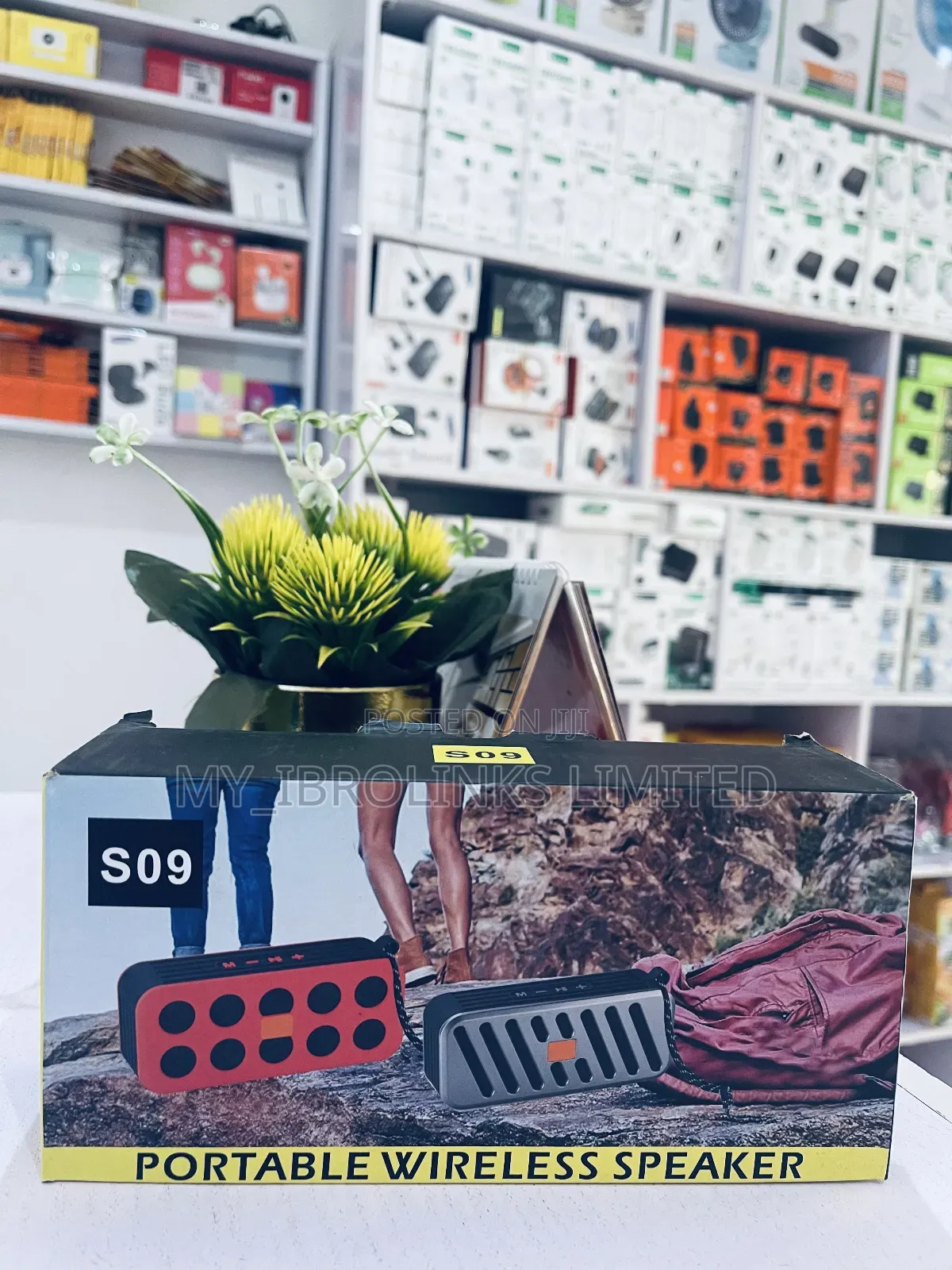 S09 Speaker