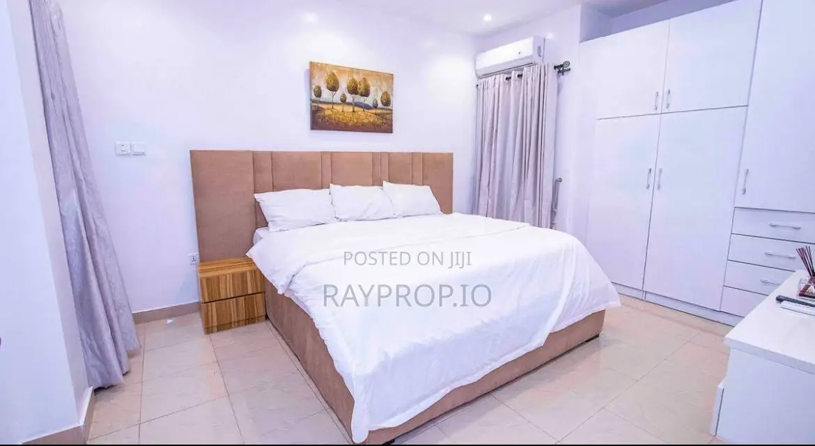 133715mk - 3 Bedroom Shortlet in Ikoyi