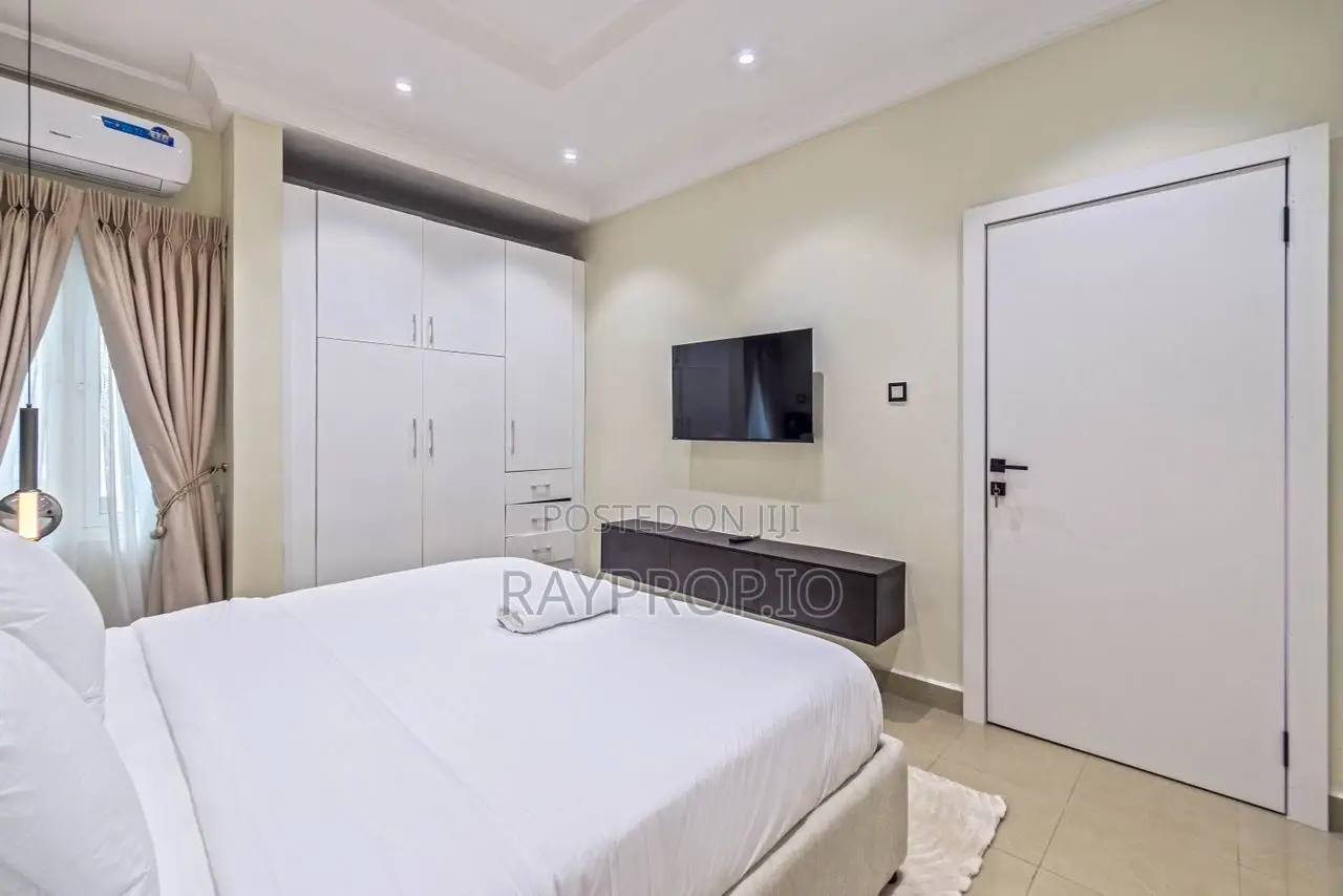 176ef9jb - 3 Bedroom Shortlet in Ikoyi