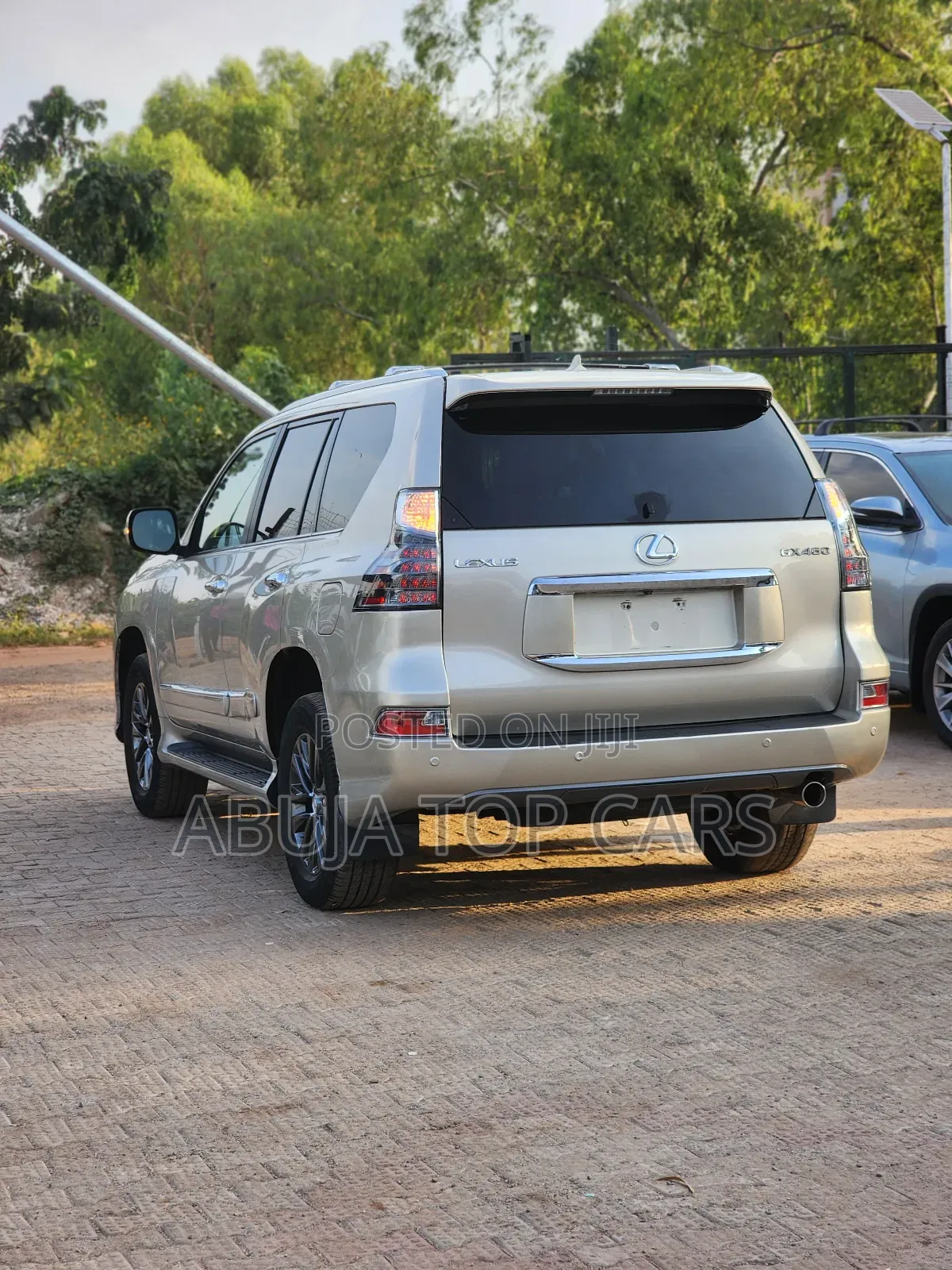 Lexus GX 460 Luxury 2016 Gold