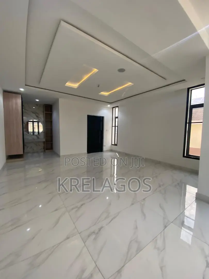 5bdrm Duplex in Royal Garden, Off Lekki-Epe Expressway for sale