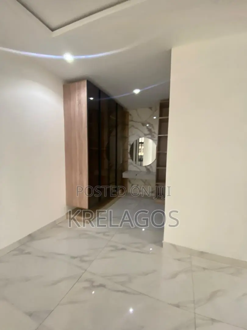 5bdrm Duplex in Royal Garden, Off Lekki-Epe Expressway for sale
