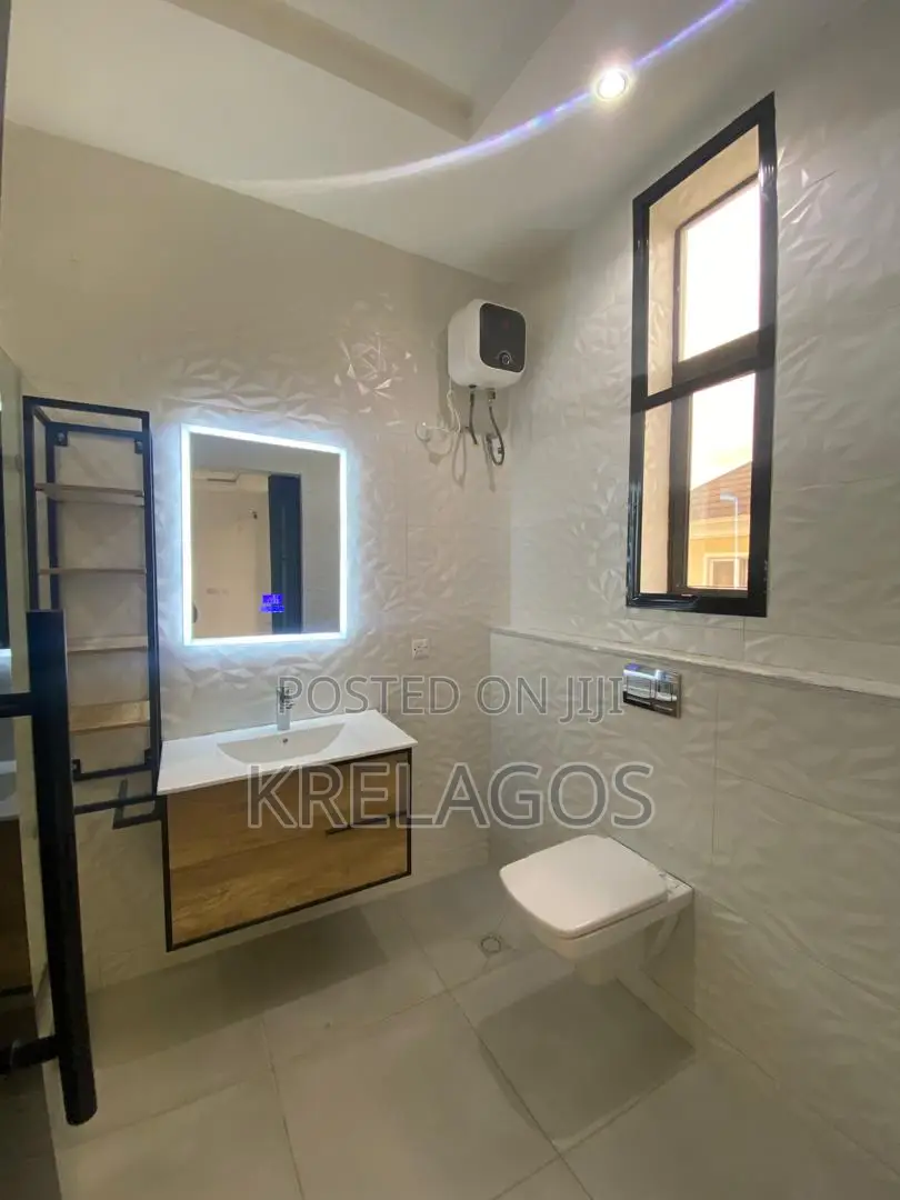 5bdrm Duplex in Royal Garden, Off Lekki-Epe Expressway for sale
