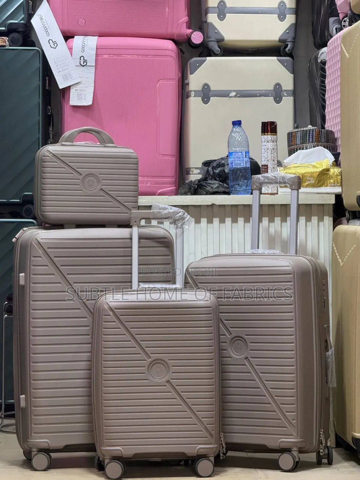 Travel in Style This Christmas – Durable 4-in-1 Qualityluggageboxset