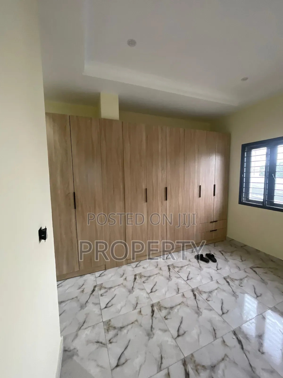 3bdrm Block of Flats in Lekki Phase 1 for rent