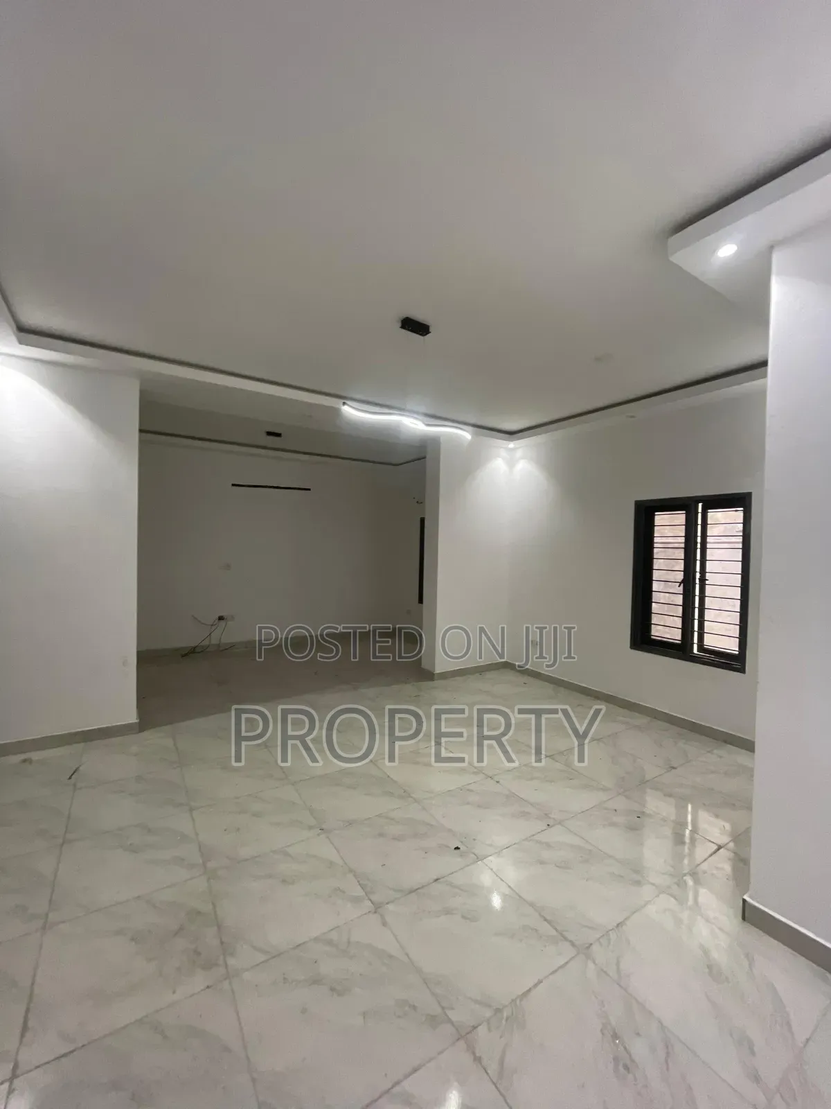 3bdrm Block of Flats in Lekki Phase 1 for rent
