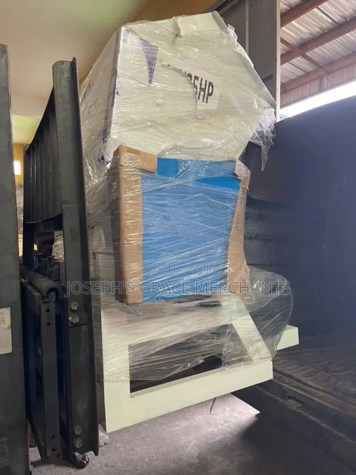 Plastic And Pet Bottle Industrial Crusher Machine.