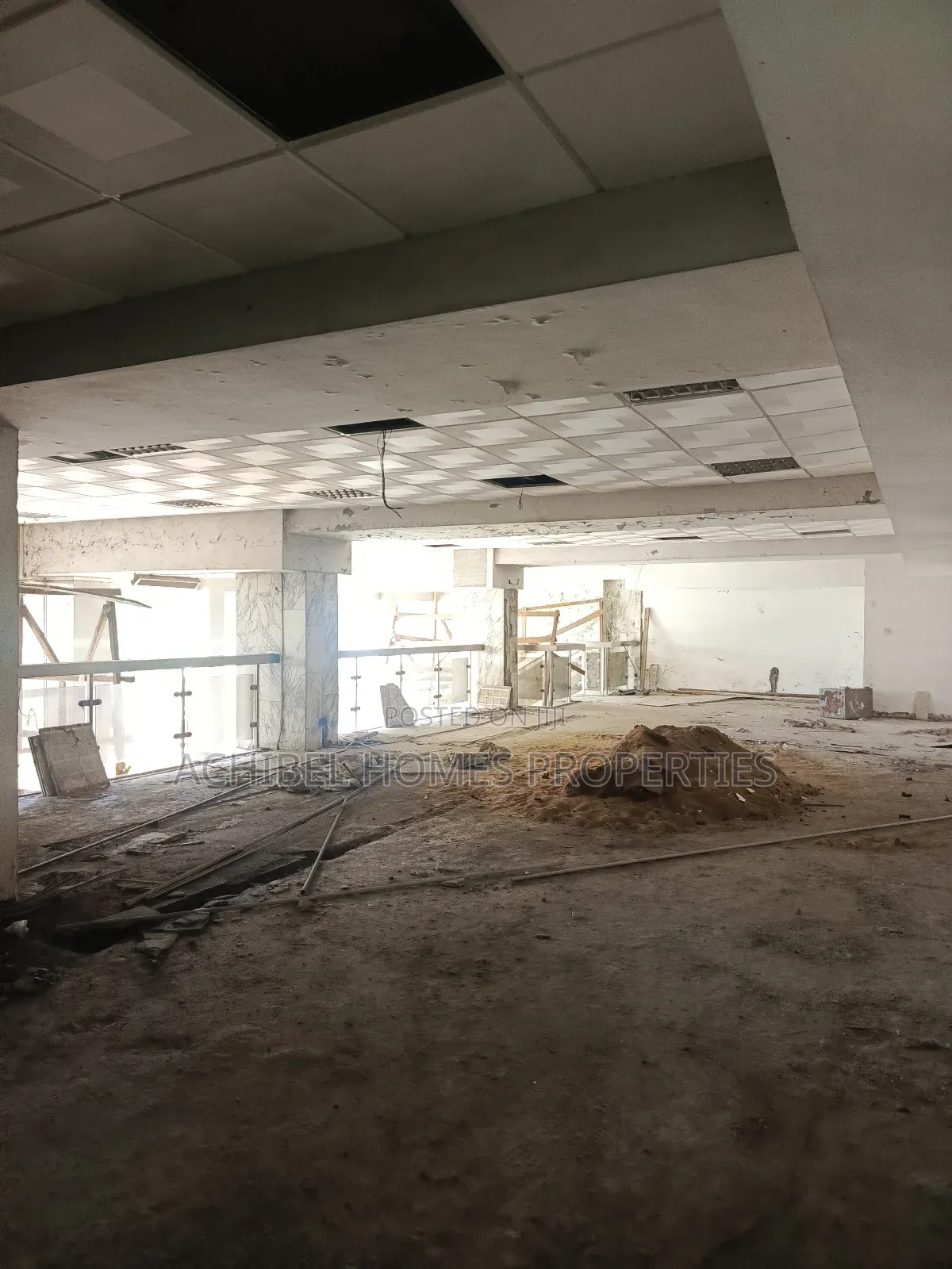 A 609 Square Meter Hall for Banking, Insurance Firm, Etc