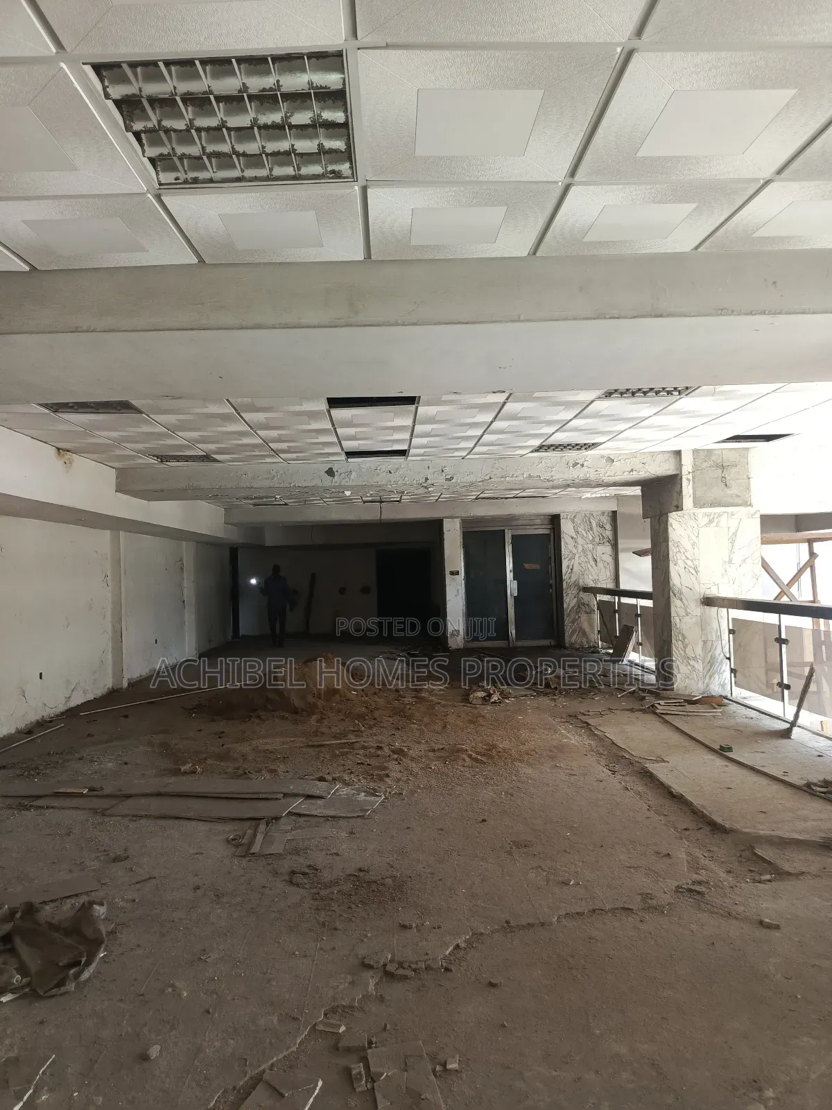 A 609 Square Meter Hall for Banking, Insurance Firm, Etc