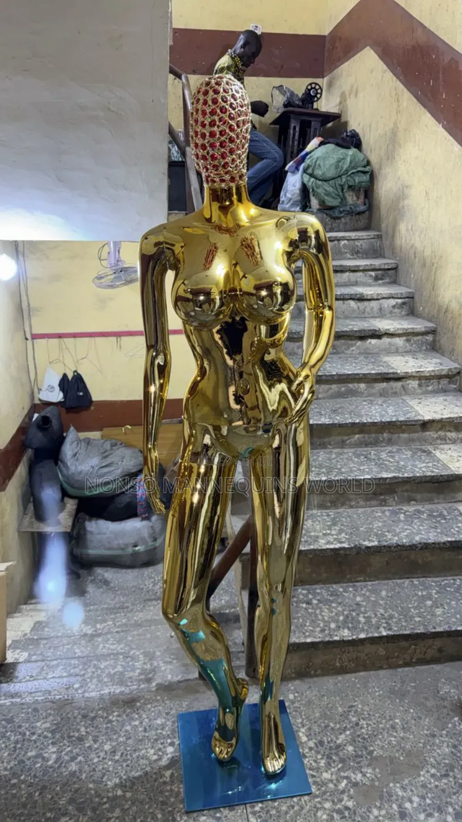 Size 12 Gold Chrome Basket Head Female Mannequin