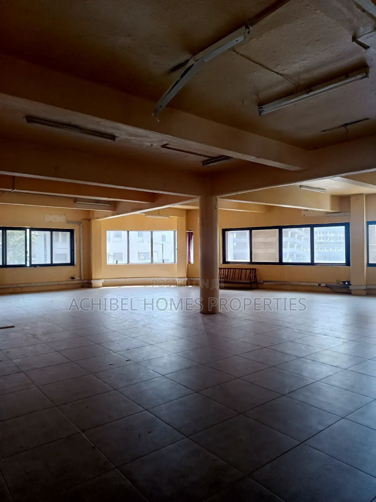 A 160 Square Meter Open Office Space for Coperate Use