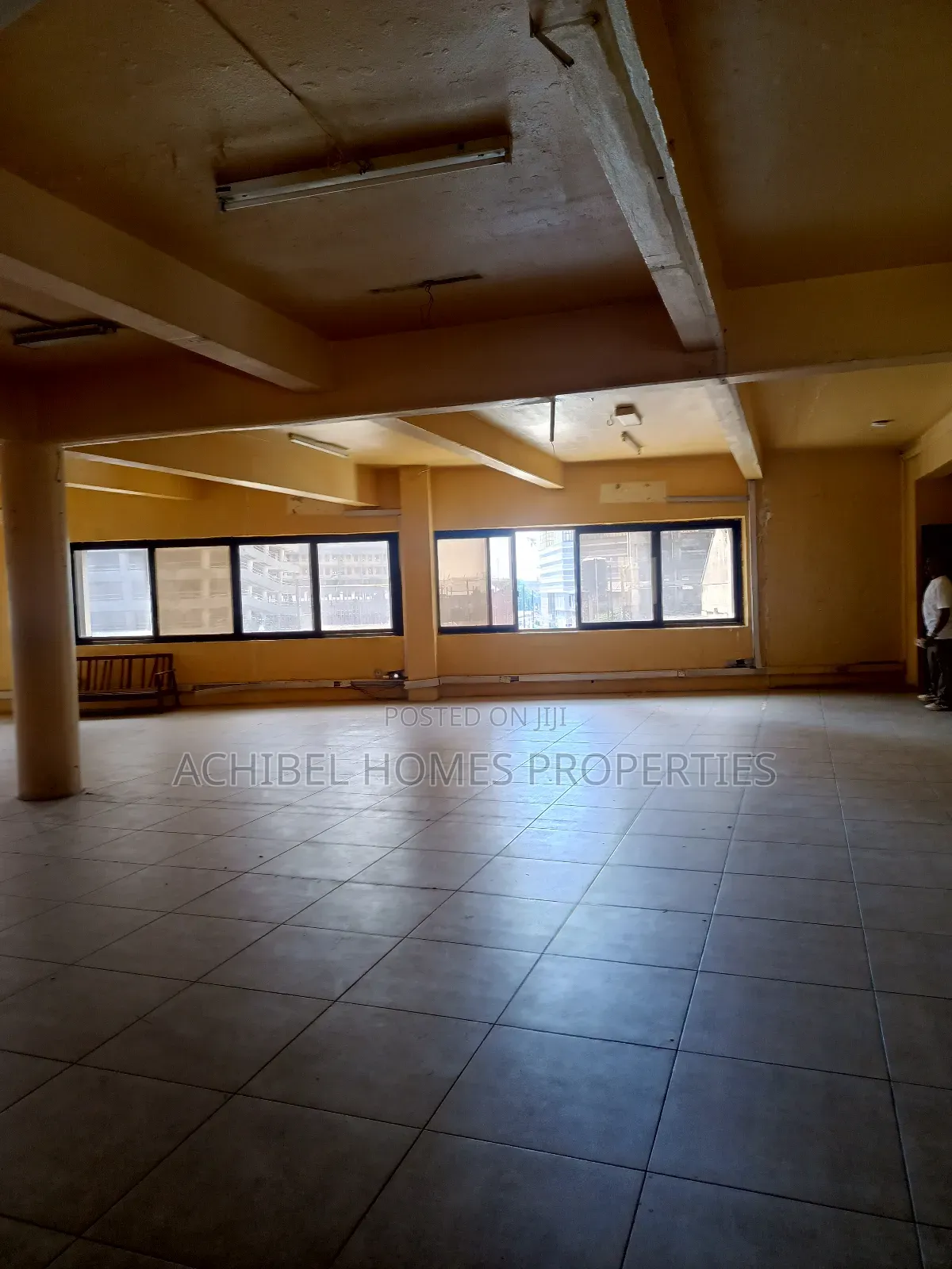 A 160 Square Meter Open Office Space for Coperate Use