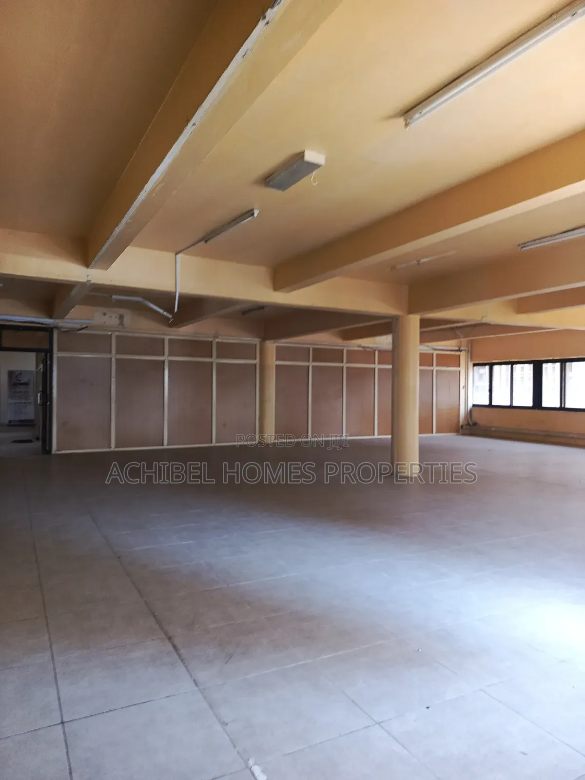 A 160 Square Meter Open Office Space for Coperate Use