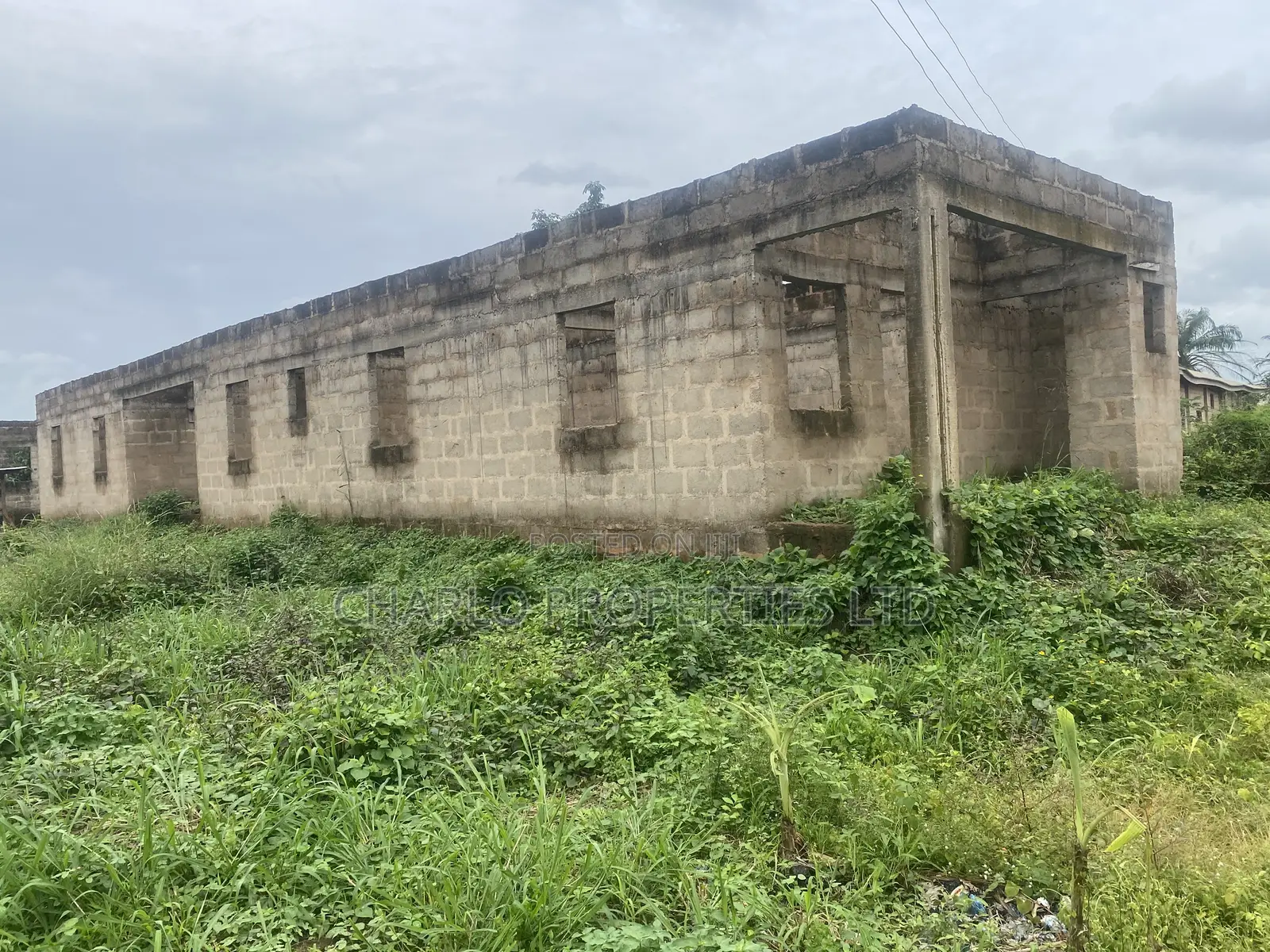 12bdrm Block of Flats in Benin City for sale