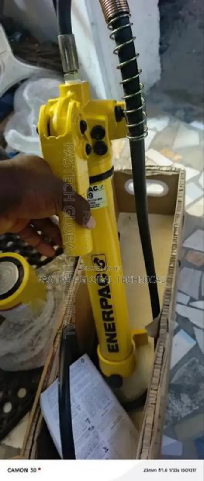 Enerpac Rc-502 P-39 Hydraulic Jack and Pump Set
