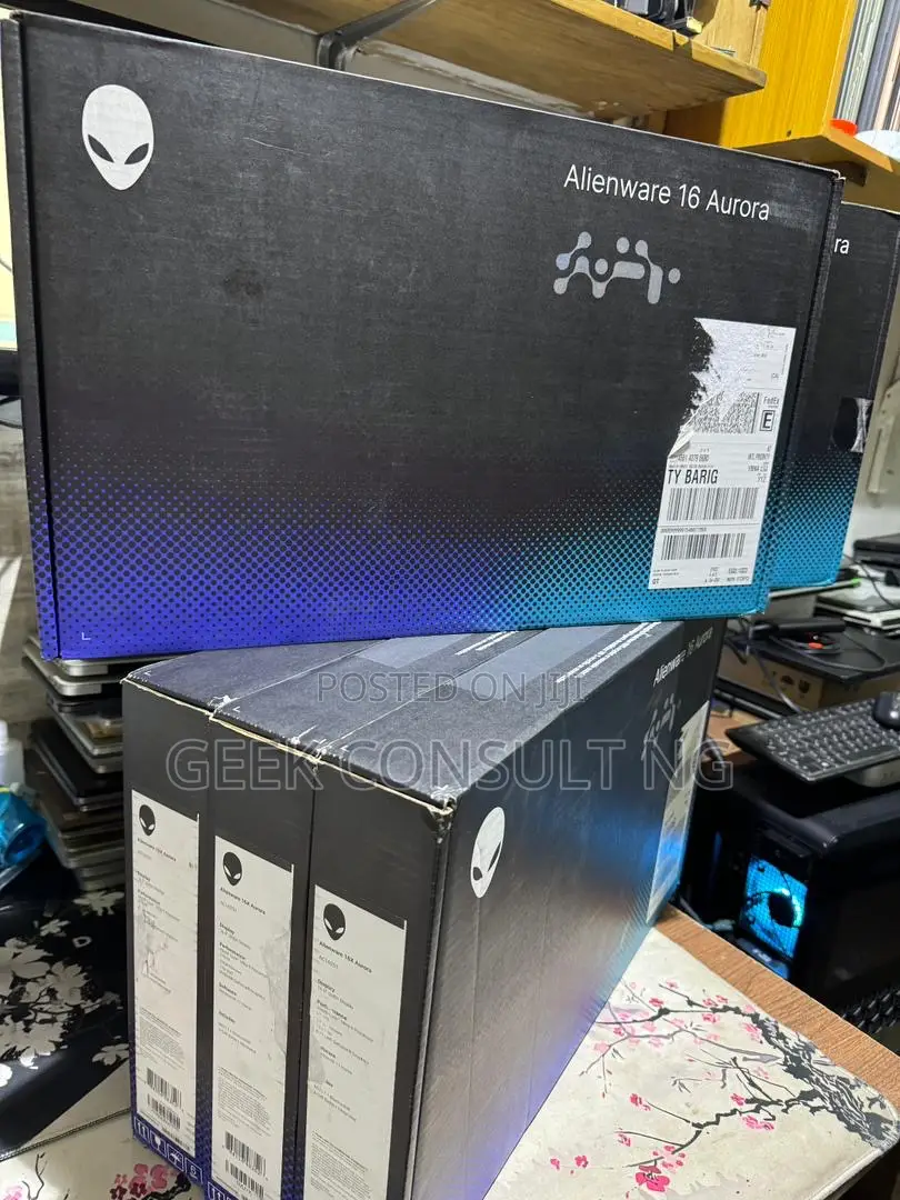 New Laptop Dell Alienware 16X Aurora 32GB Intel Core Ultra 9 SSD 1T