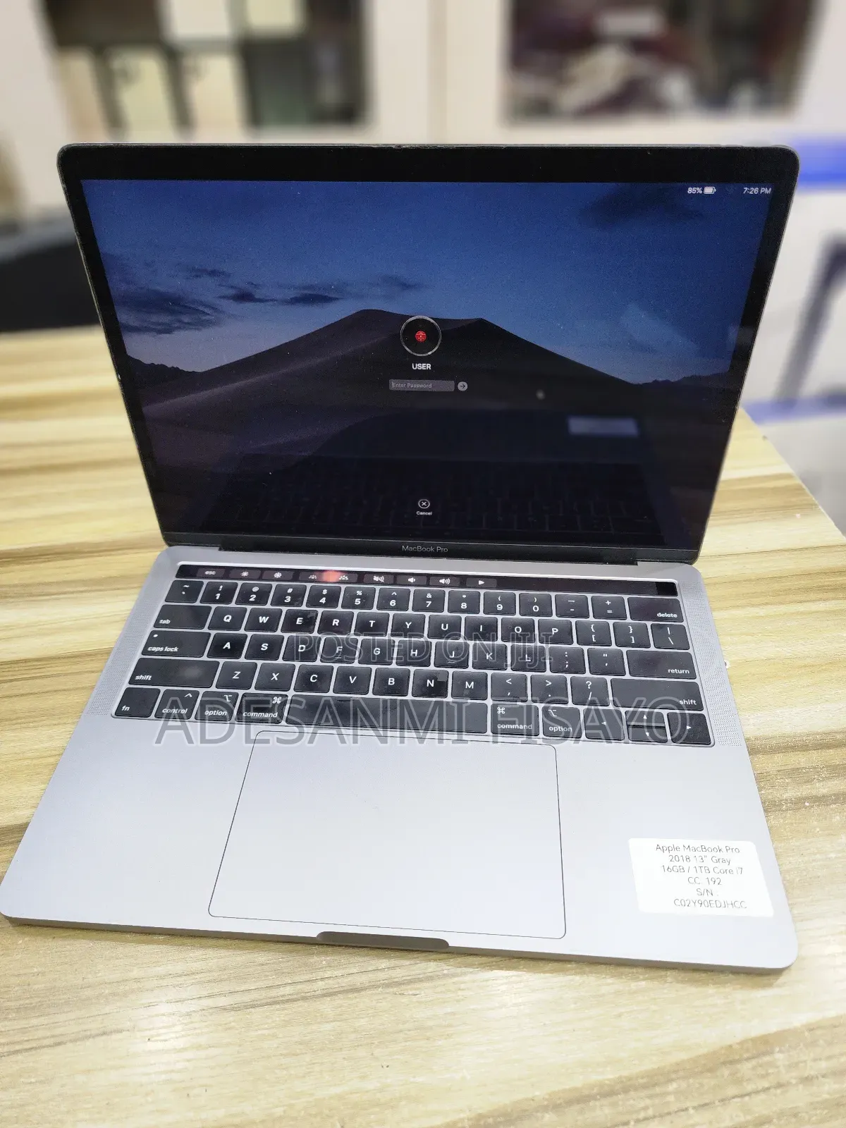 Laptop Apple MacBook Pro 2018 16GB Intel Core i7 SSD 1T