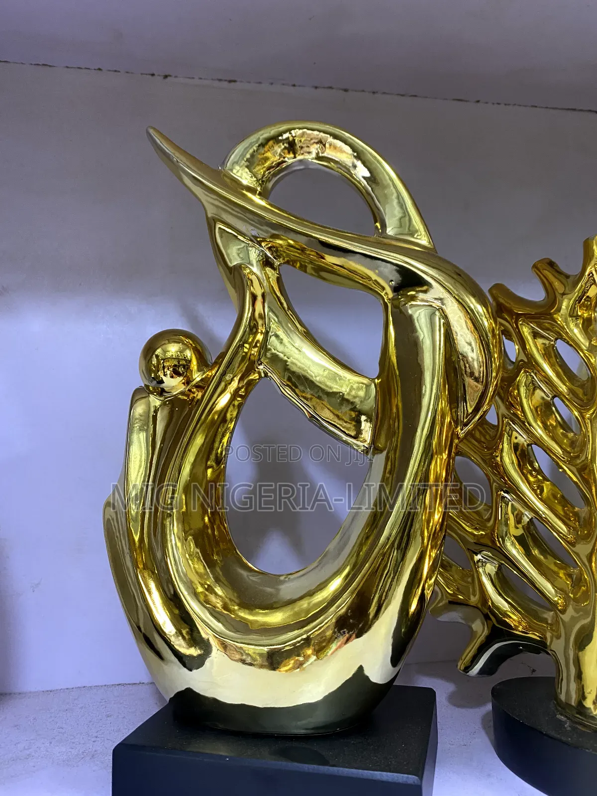 Centre Piece Figurine Gold London Eye Ornament Statue Gold Decorations