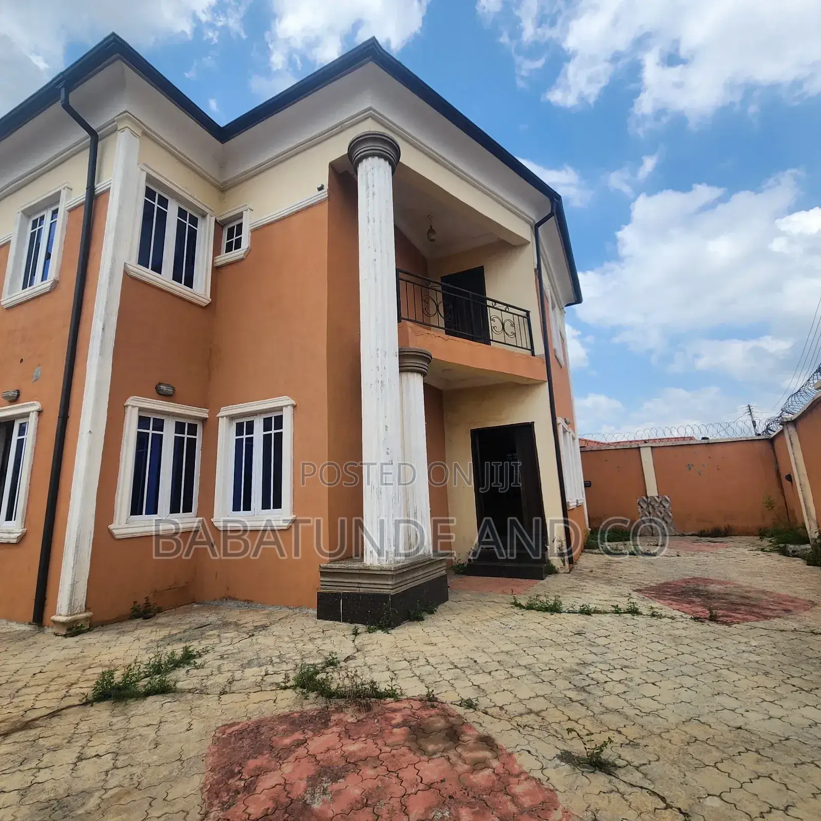 3bdrm Block of Flats in Akala Express for sale