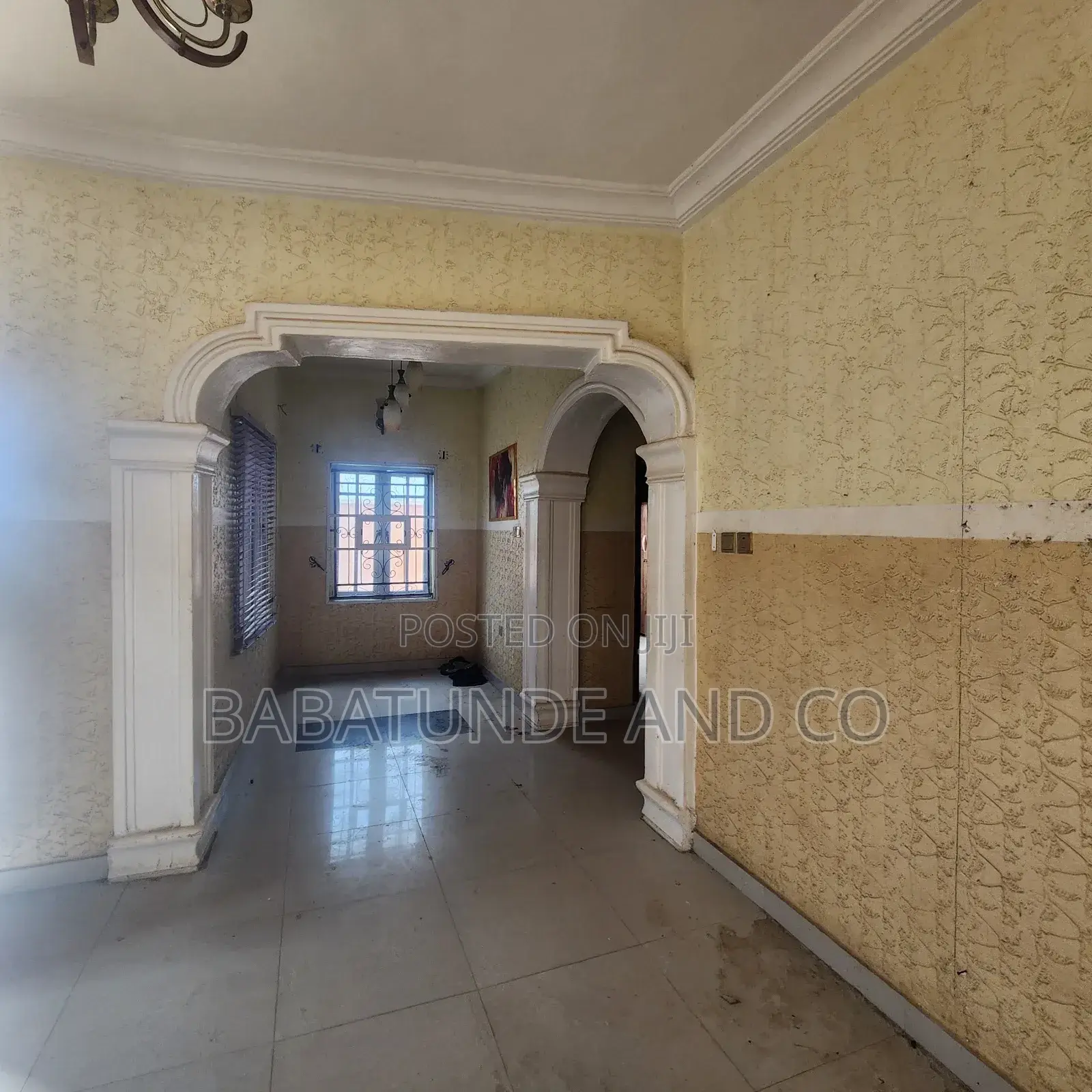 3bdrm Block of Flats in Akala Express for sale