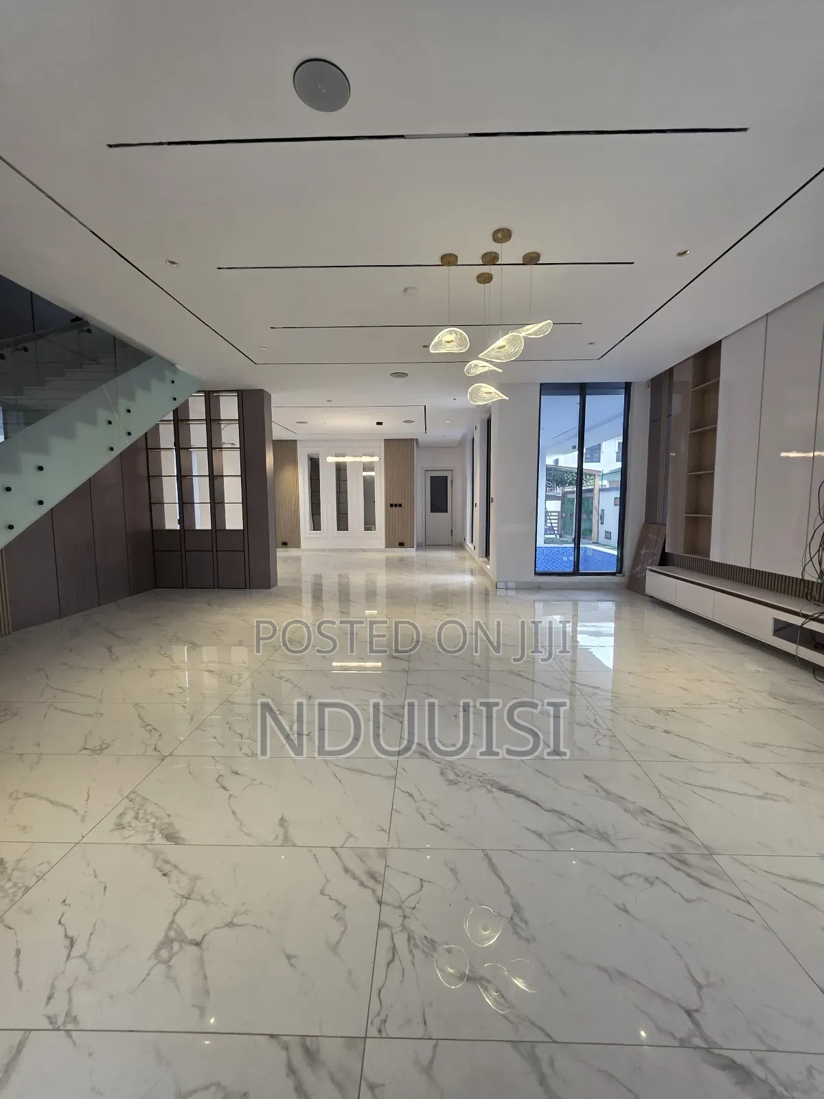 5bdrm Duplex in Lekki Phase 1 for sale