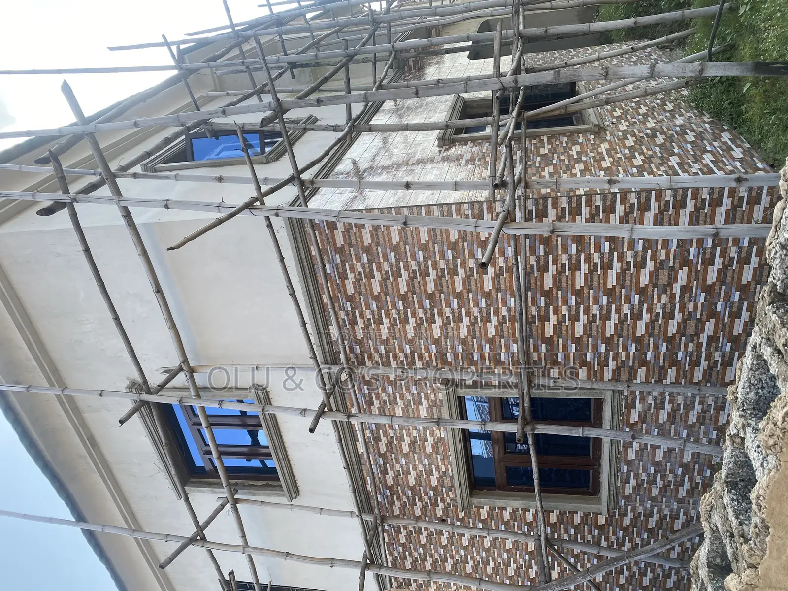 4bdrm Block of Flats in Csr Estate, Lugbe District for sale