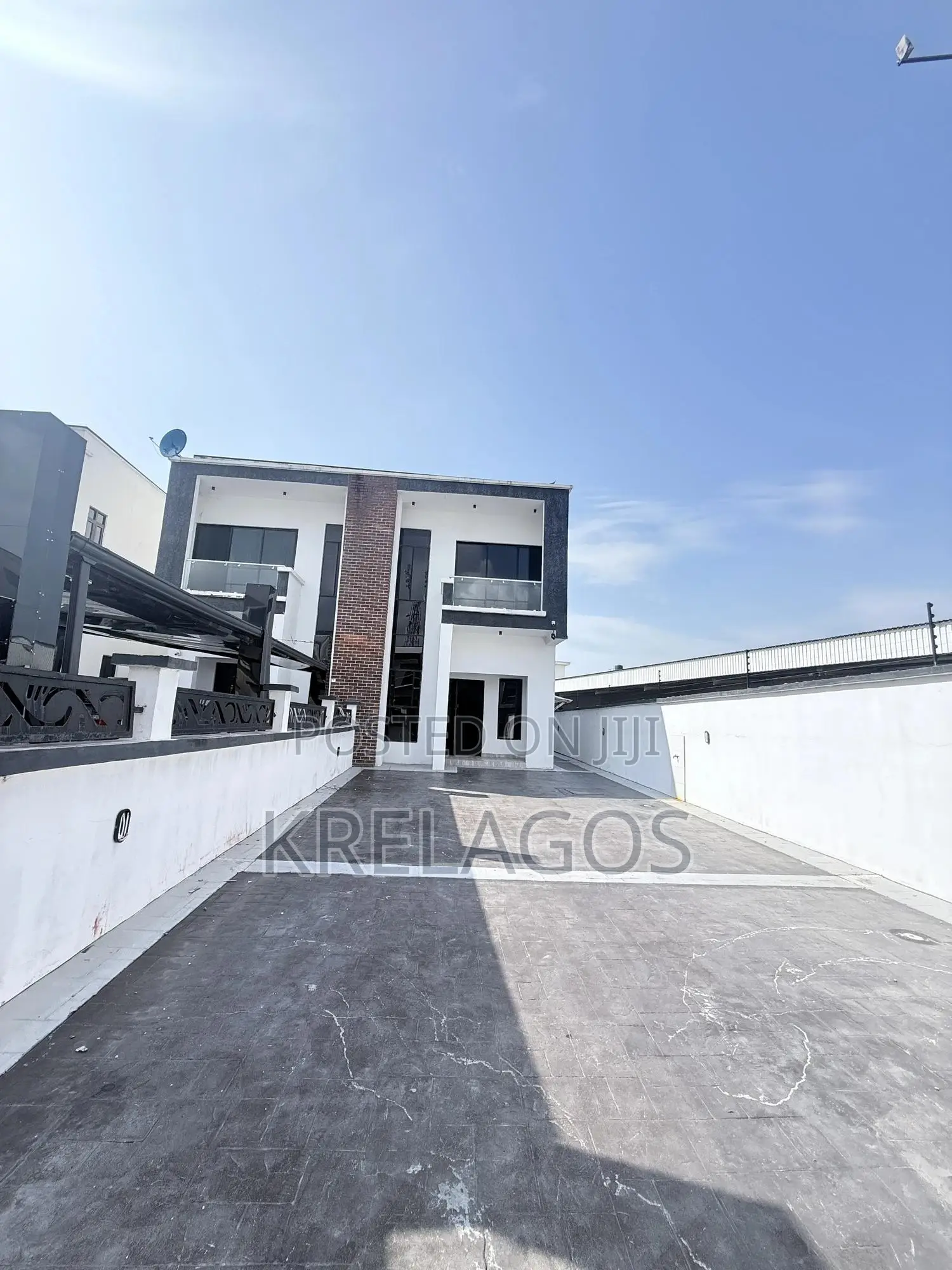 4bdrm Duplex in Ologolo for sale