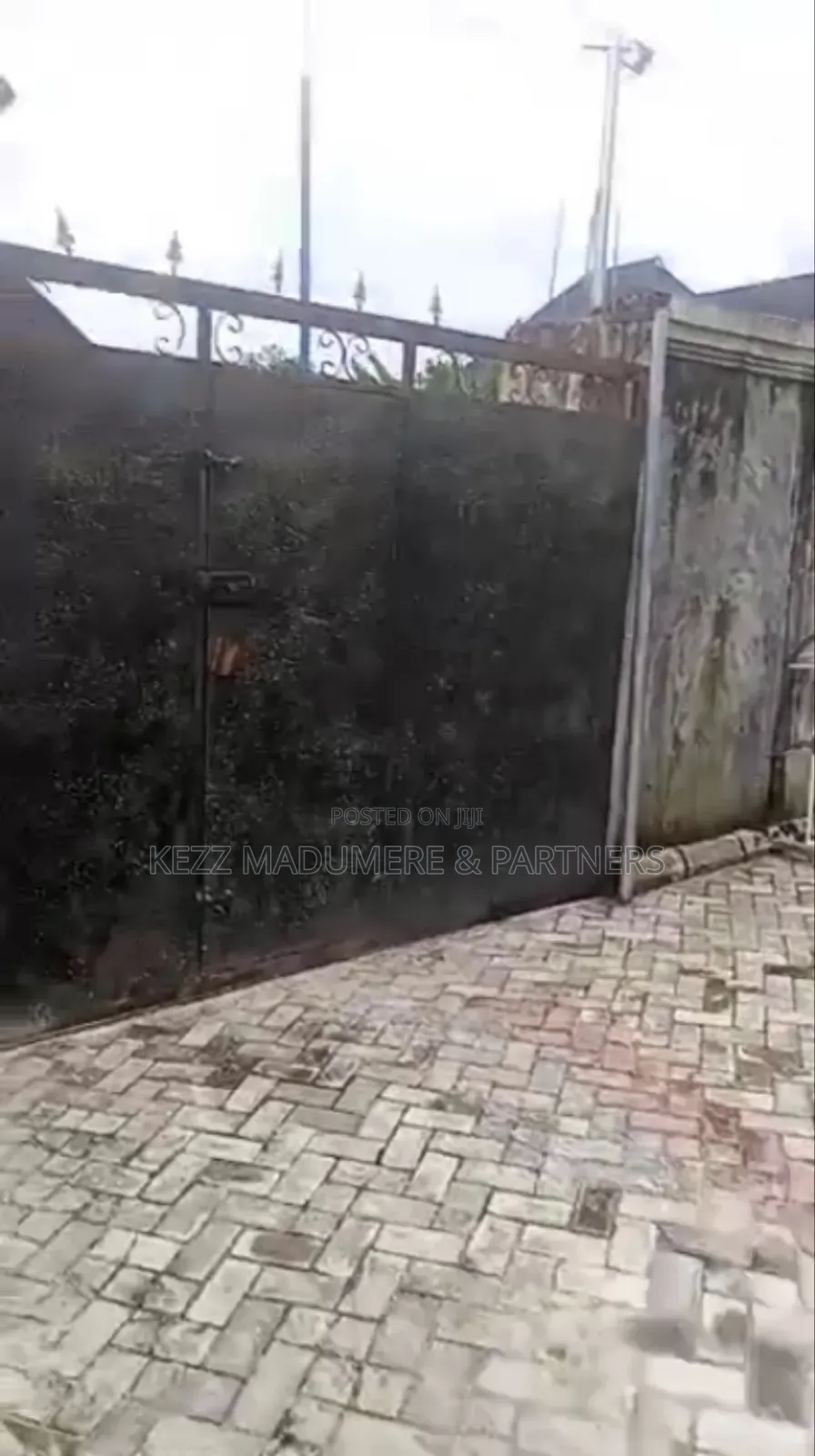 3bdrm Duplex in Cedarwood Estate for rent