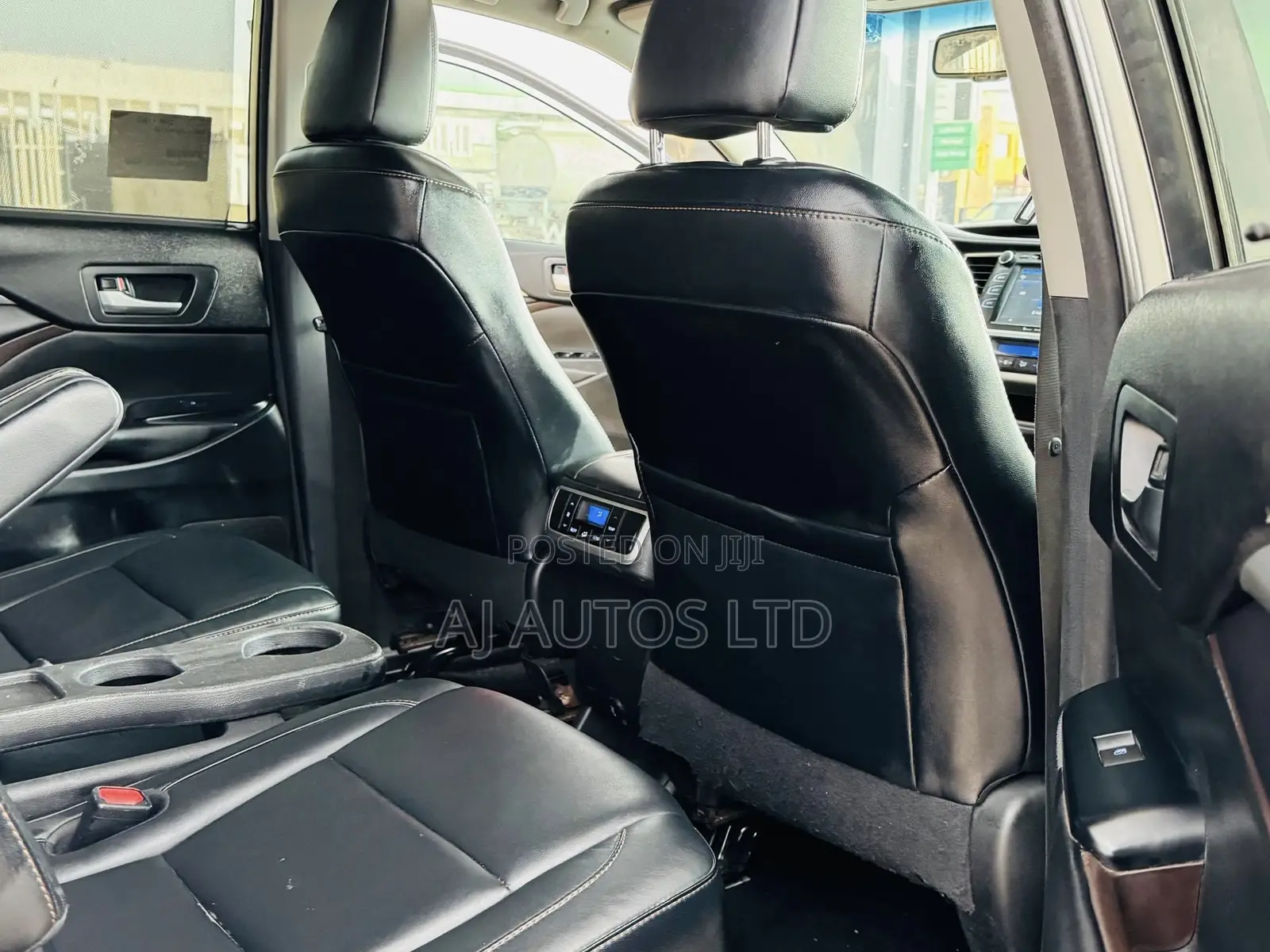 Toyota Highlander XLE 4x4 V6 (3.5L 6cyl 8A) 2017 White
