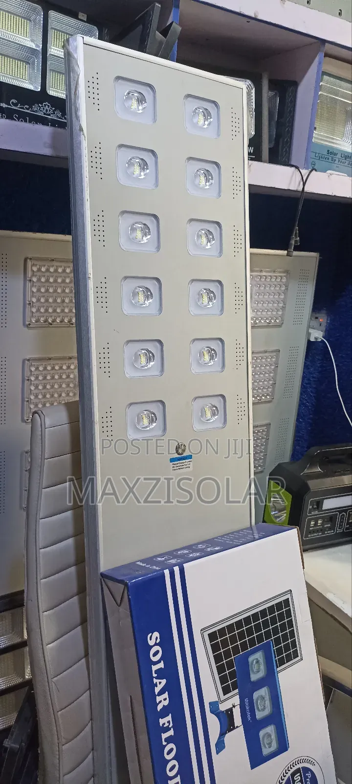 100watts Wakatek All In One Solar Street Light