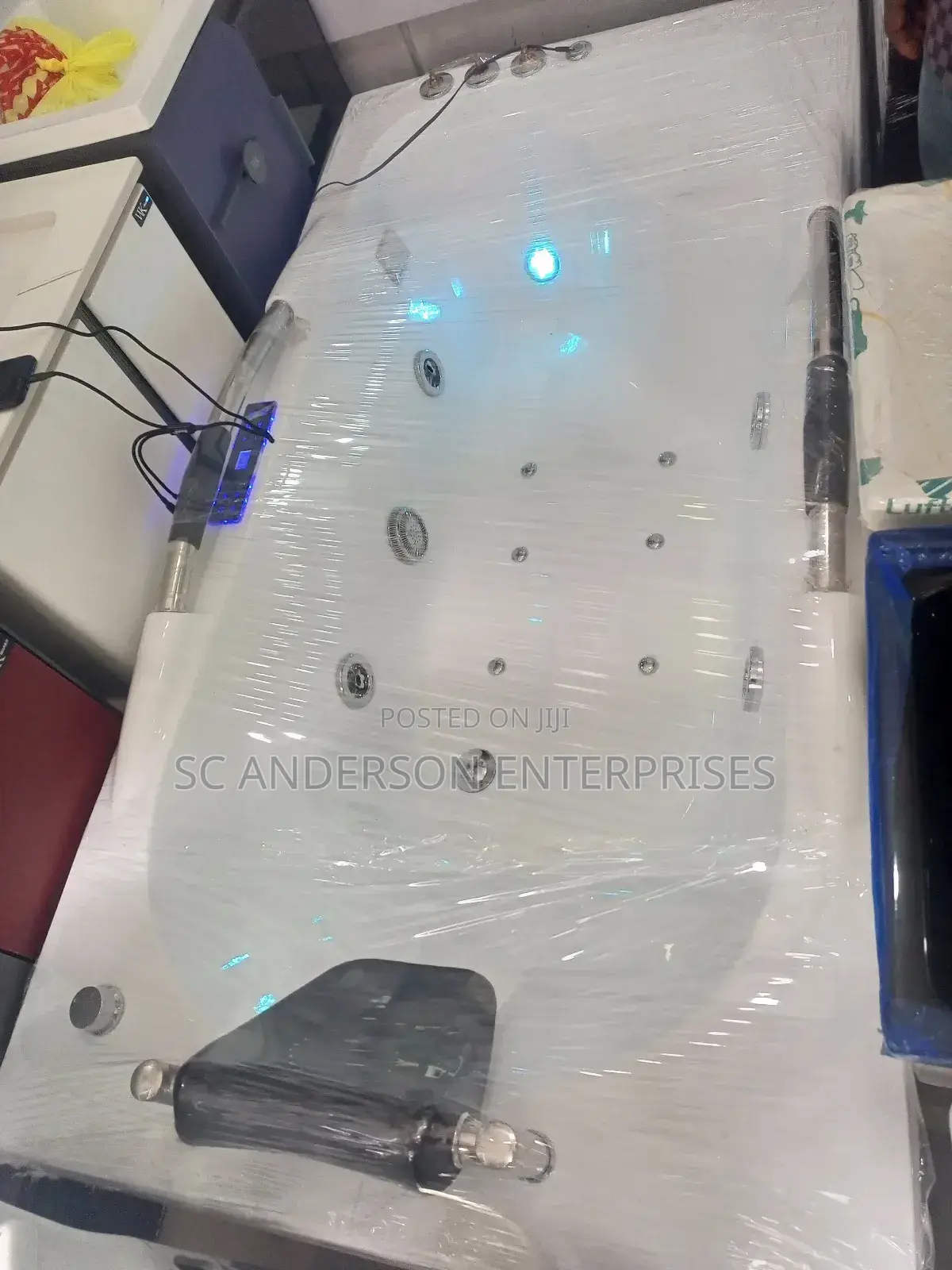 Jacuzzi Bathtub (Available in Other Designs)