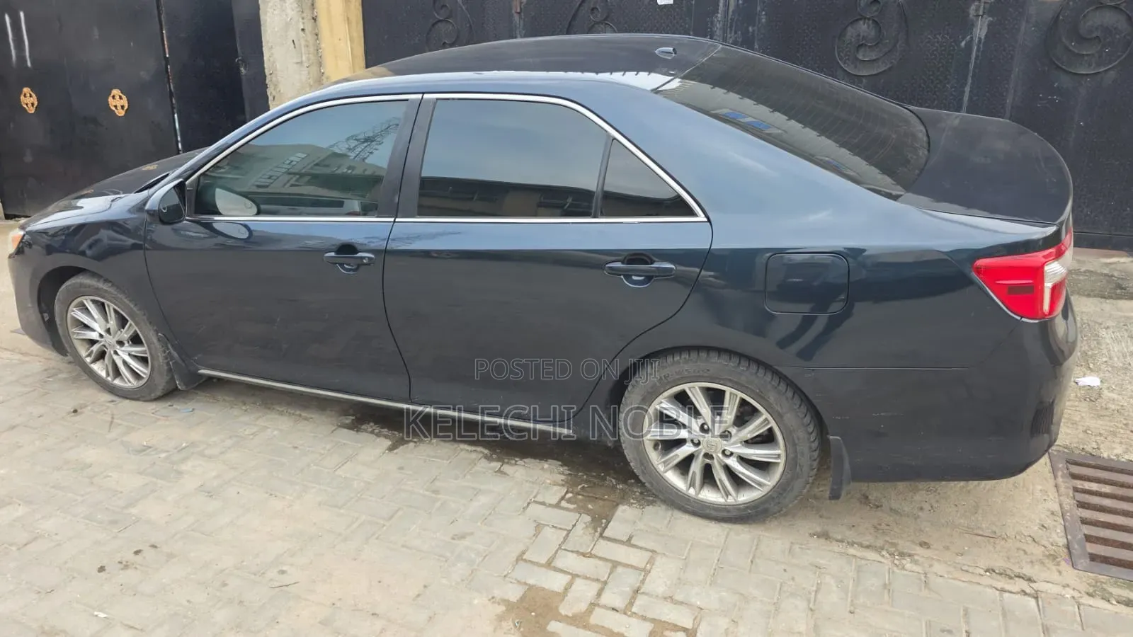 Toyota Camry LE 4dr Sedan (2.5L 4cyl 6A) 2013 Gray